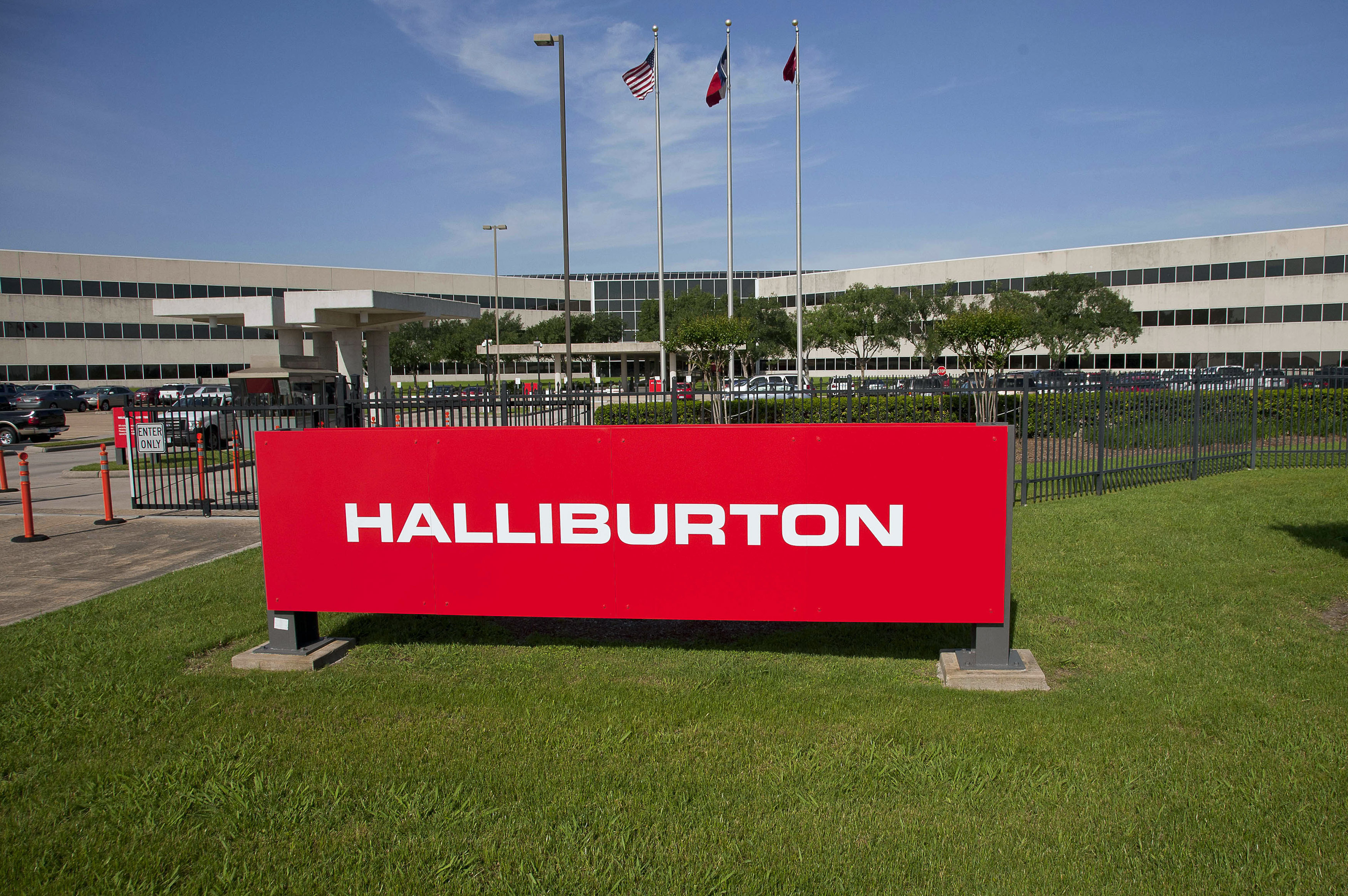 Halliburton joins in on oil company layoffs with 6,400 cuts Fortune