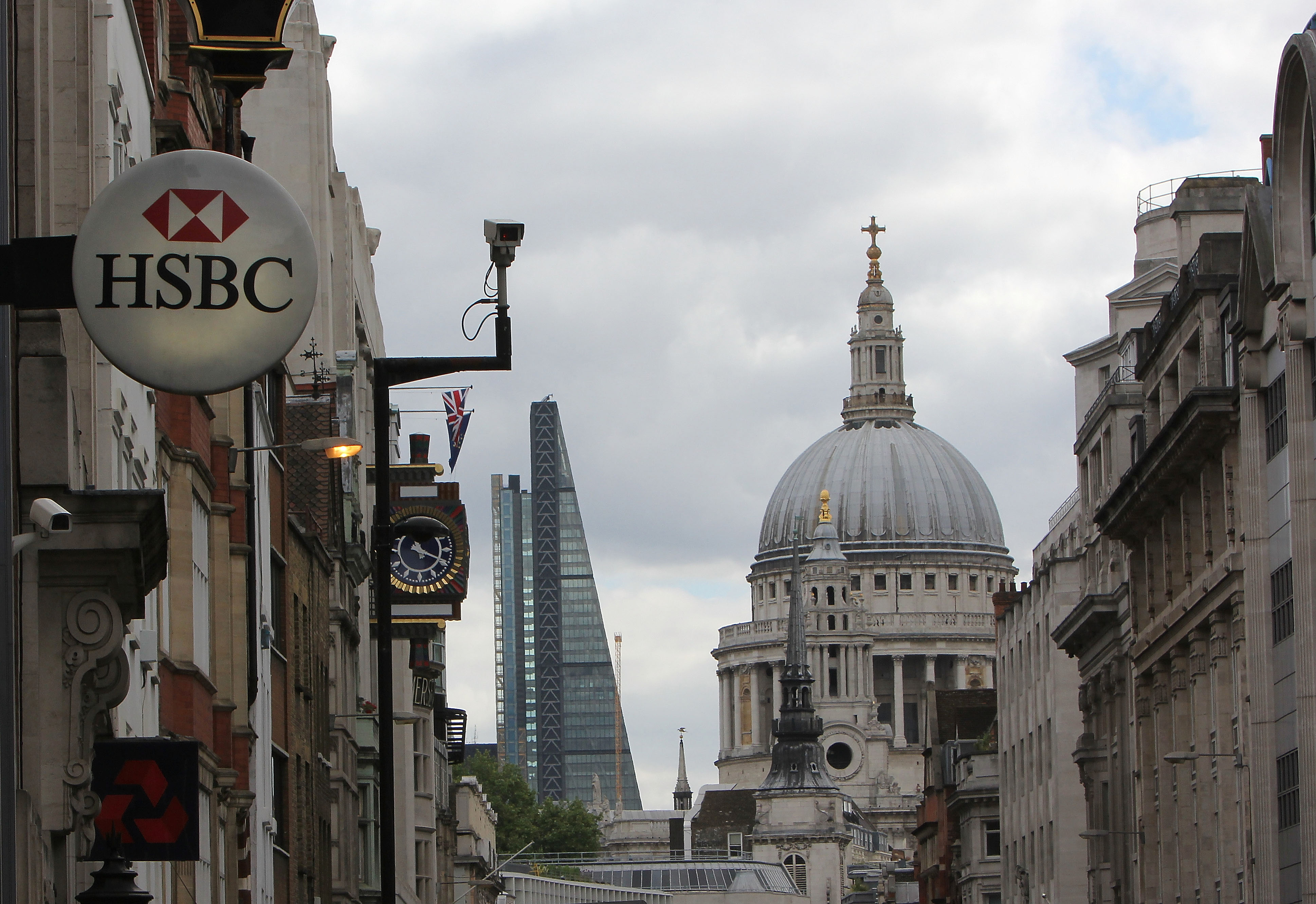 Hsbc Warns Of A Gloomy Outlook In Britain As Profit Drops Fortune