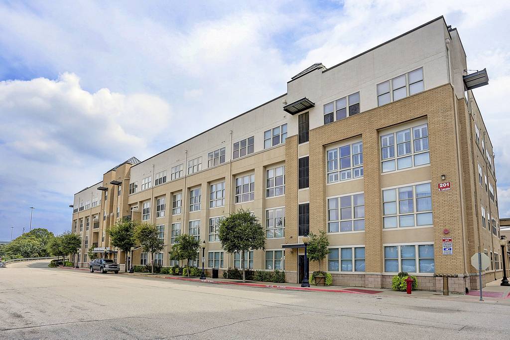 Texas & Pacific Lofts Highrise at 201 221 Texas & Pacific Lofts, Fort