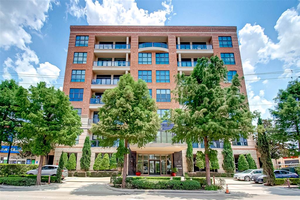 One Montrose Place Houston, TX