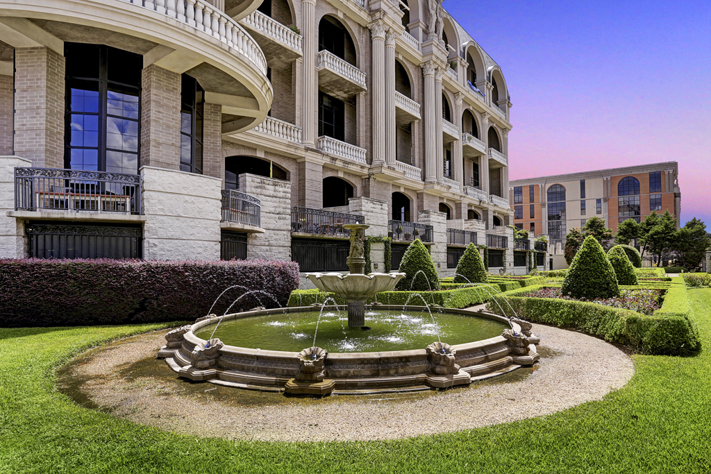 Renoir Lofts Highrise at 1005 S Shepherd, Houston, TX 77019