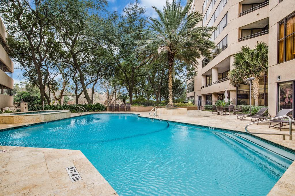 Bayou Bend Towers Highrise at 101 Bayou Bend Towers, Houston, TX 77007
