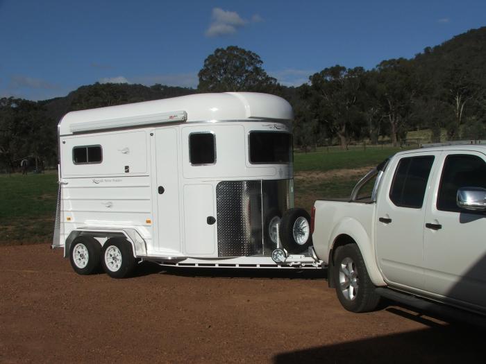 2012 ROWVILLE 2 HORSE WIDE BAY DELUXE FLOAT Floats & Accessories Horsezone