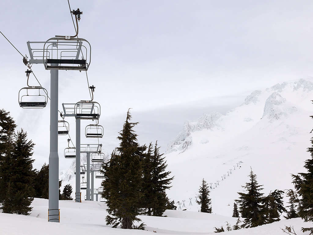 Mt Hood Skiing holidays Ski holiday Mt Hood USA Iglu Ski