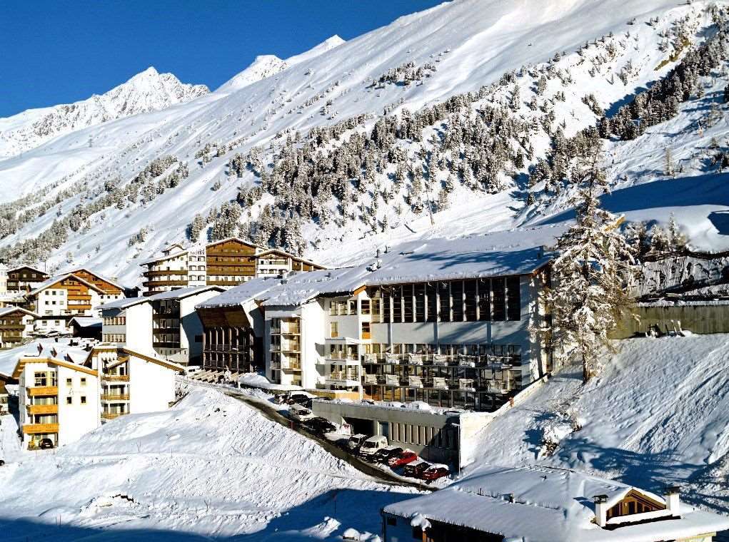 Hotel Lohmann, Obergurgl, Austria Iglu Ski