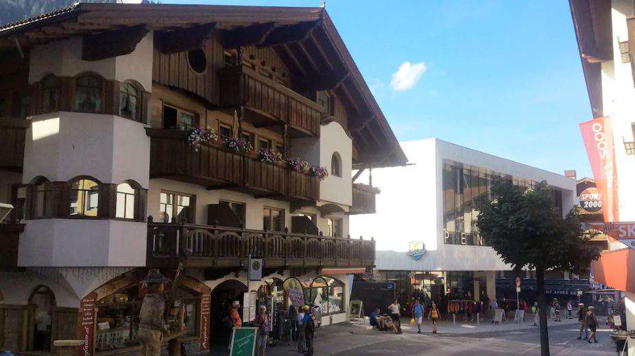 Villa Strass, Mayrhofen, Austria Iglu Ski
