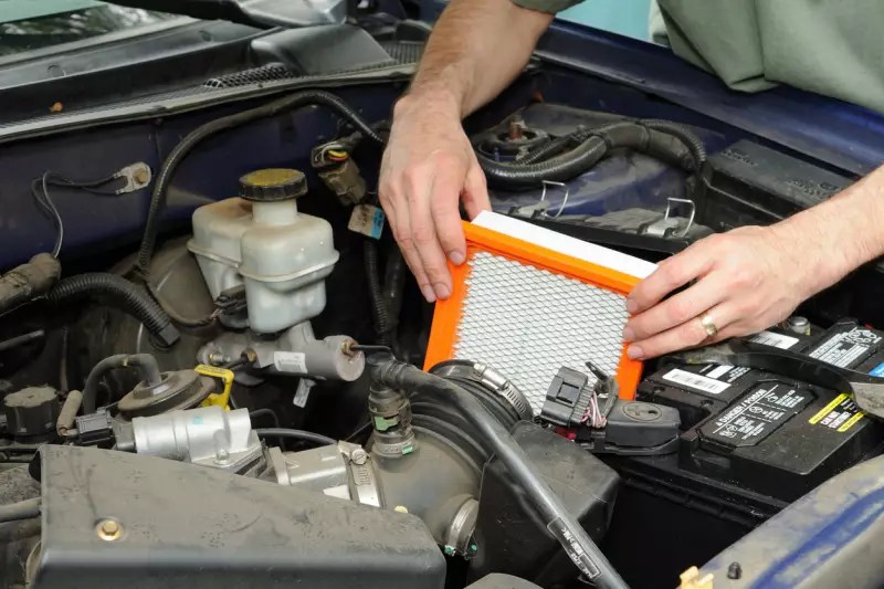A Complete Guide On How to Change Vehicle Air Filter