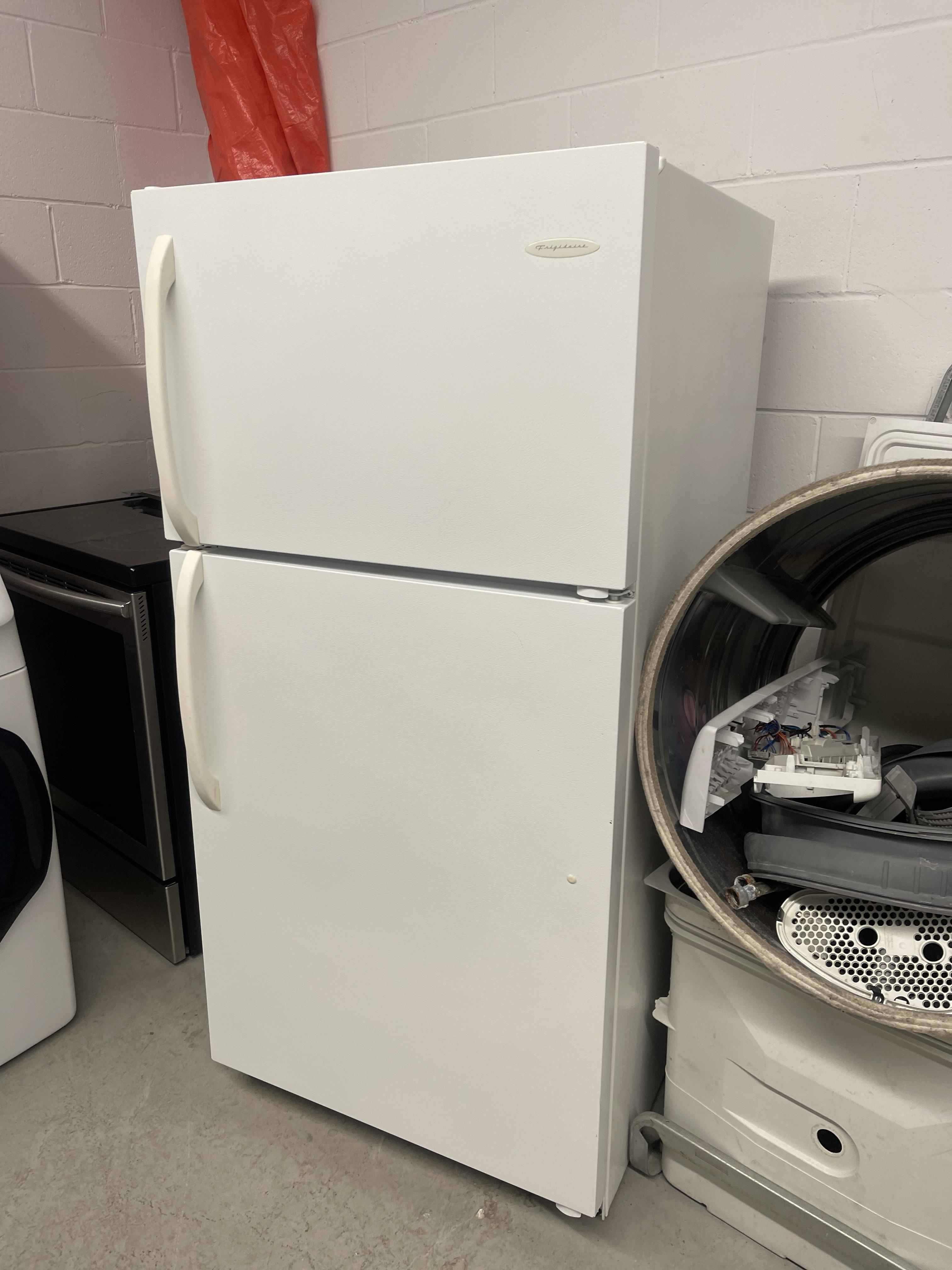 Turn a White Fridge Into a Stainless Steel With Vinyl Instructables