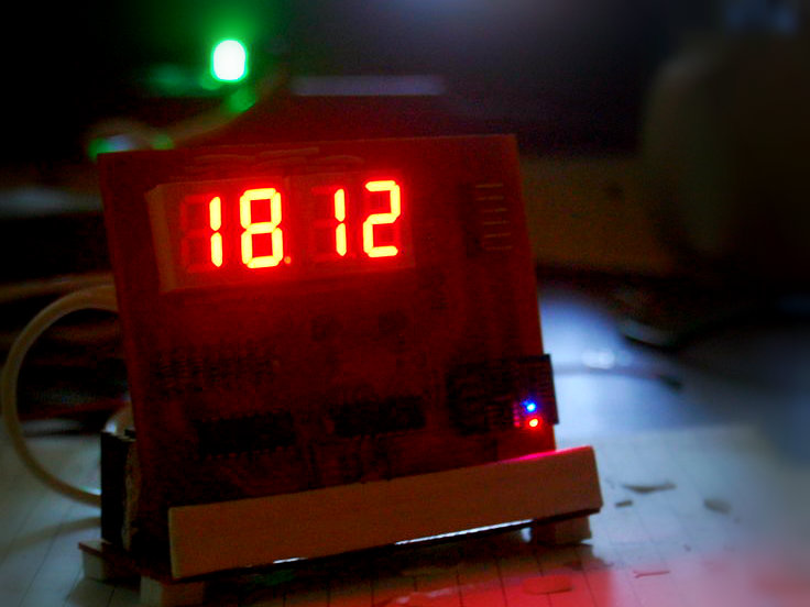 ESP8266 Desktop Clock (WiFi Synchronised!) 11 Steps (with Pictures