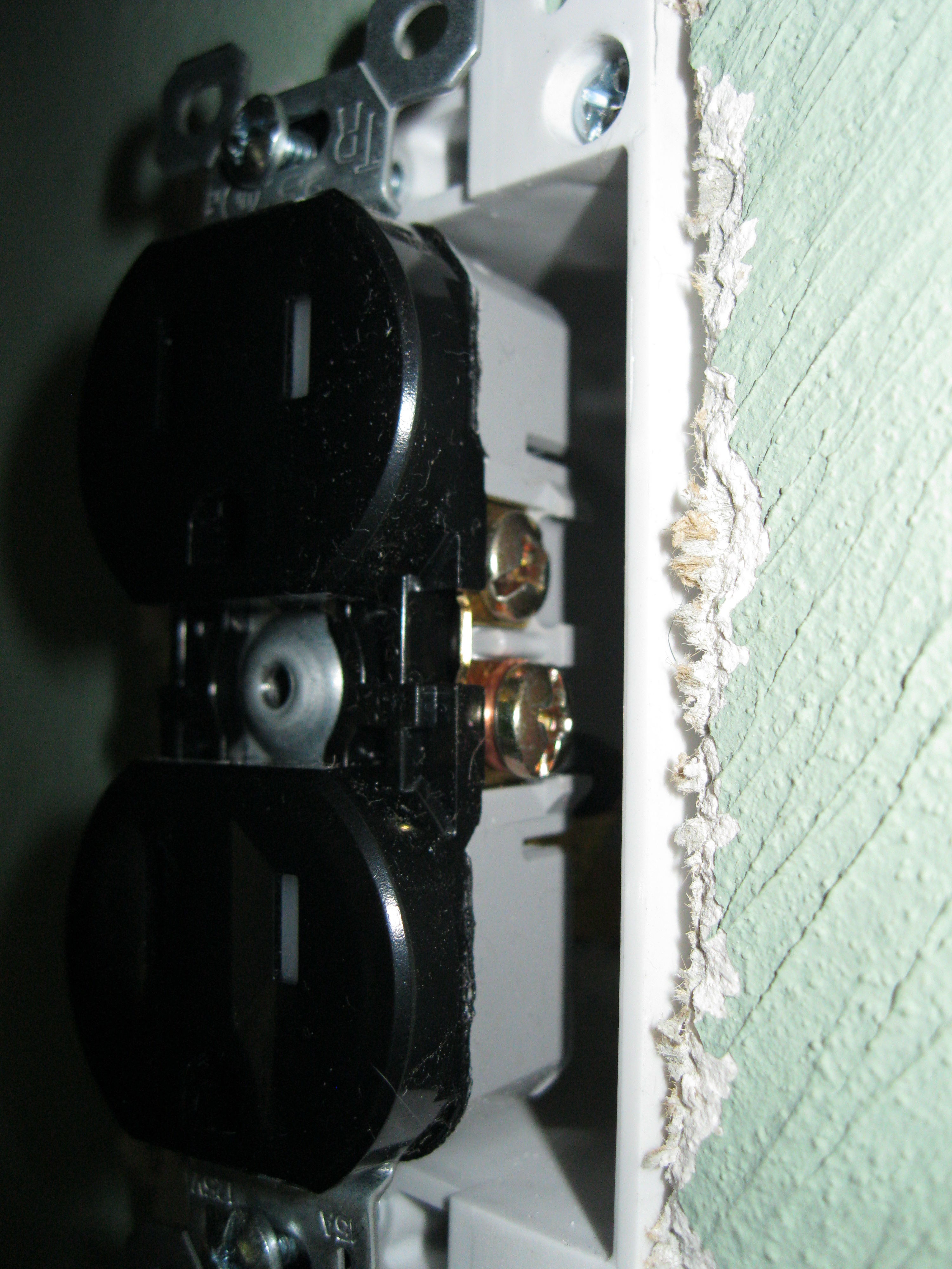 Hiding Power Cable and HDMI Cable for Wallmounted TV 6 Steps (with