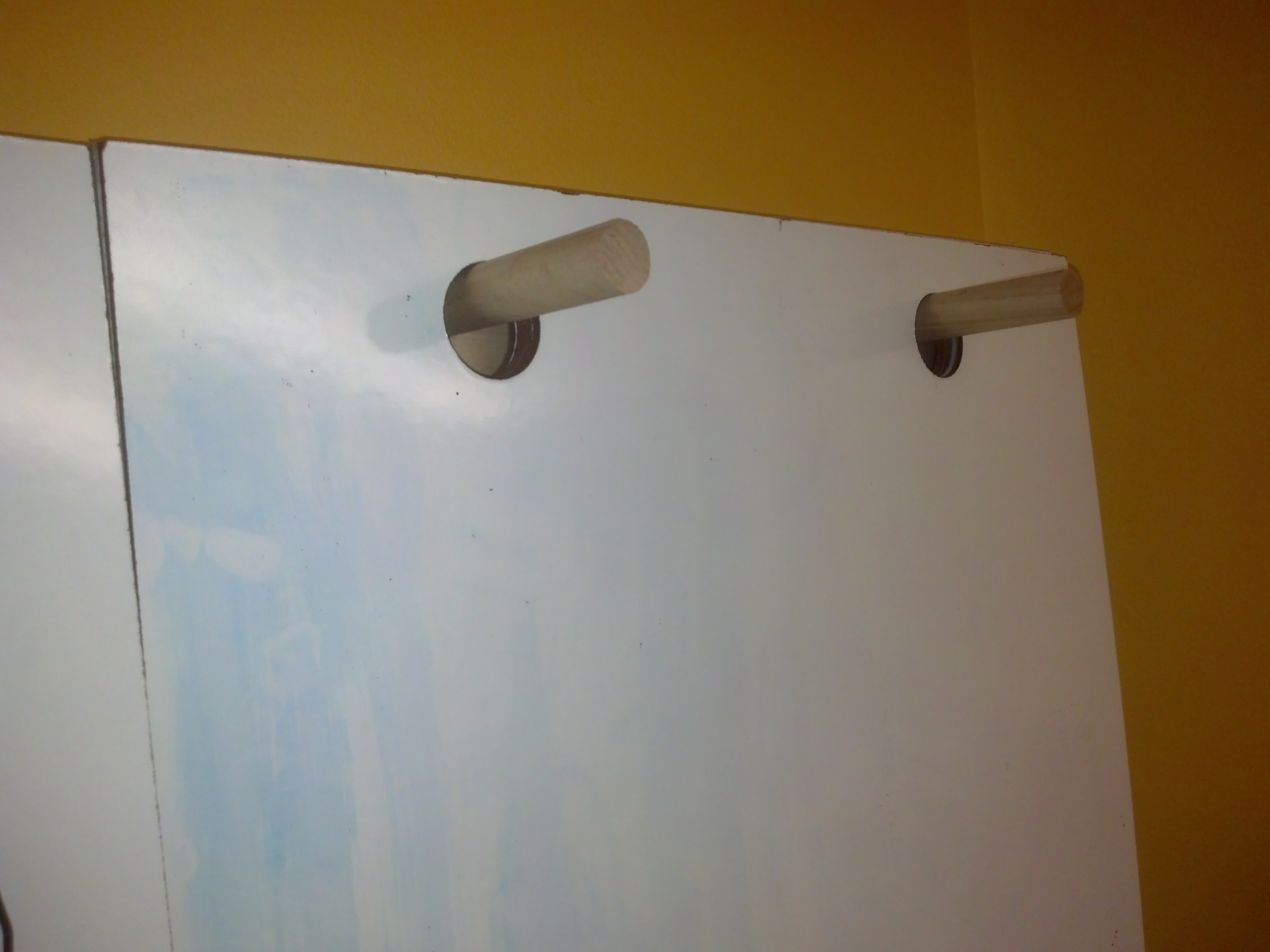 Dowel Peg Whiteboard Hanging System 4 Steps (with Pictures