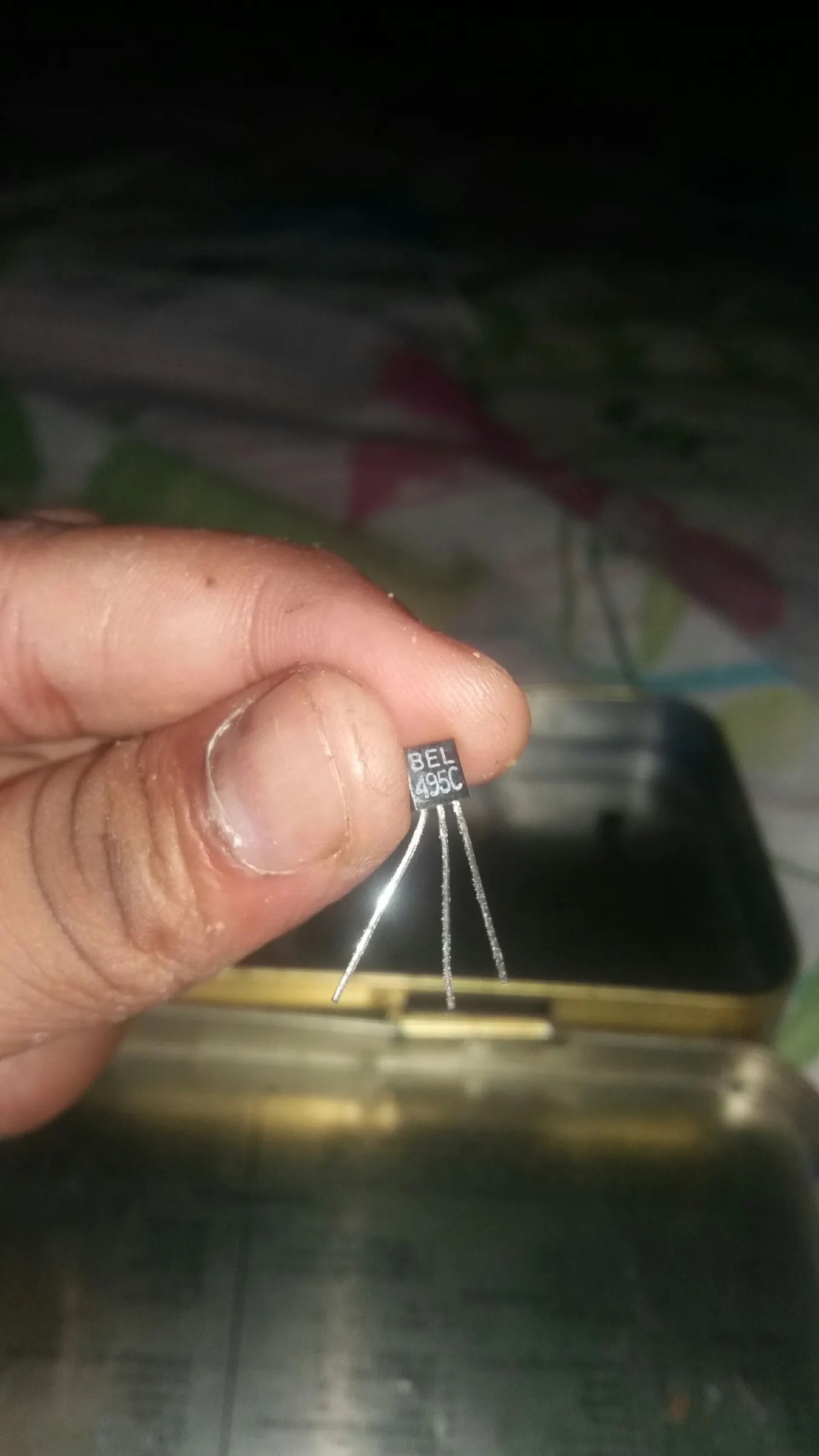 Very Simple 9v Tesla Coil : 8 Steps - Instructables