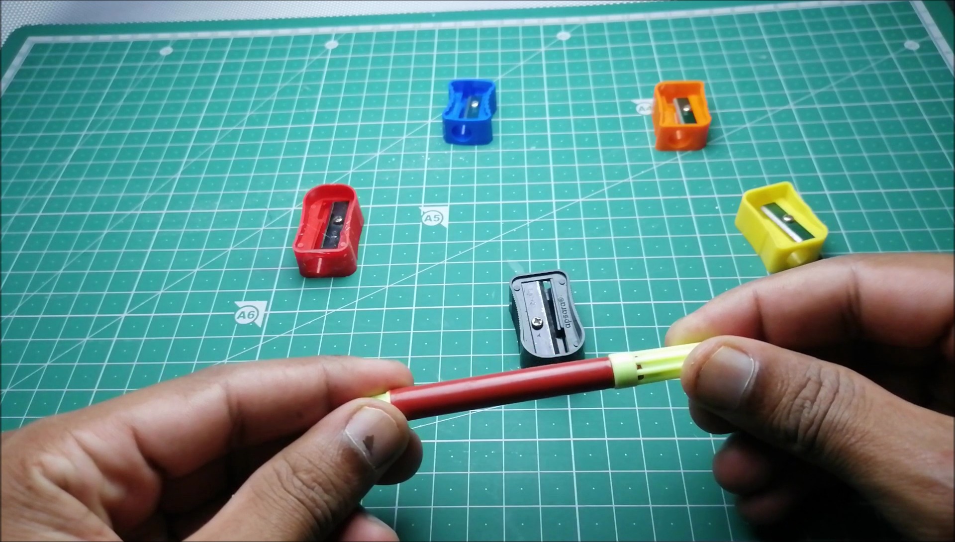 How to Make Automatic Pencil Sharpener Using Recycled Materials 5