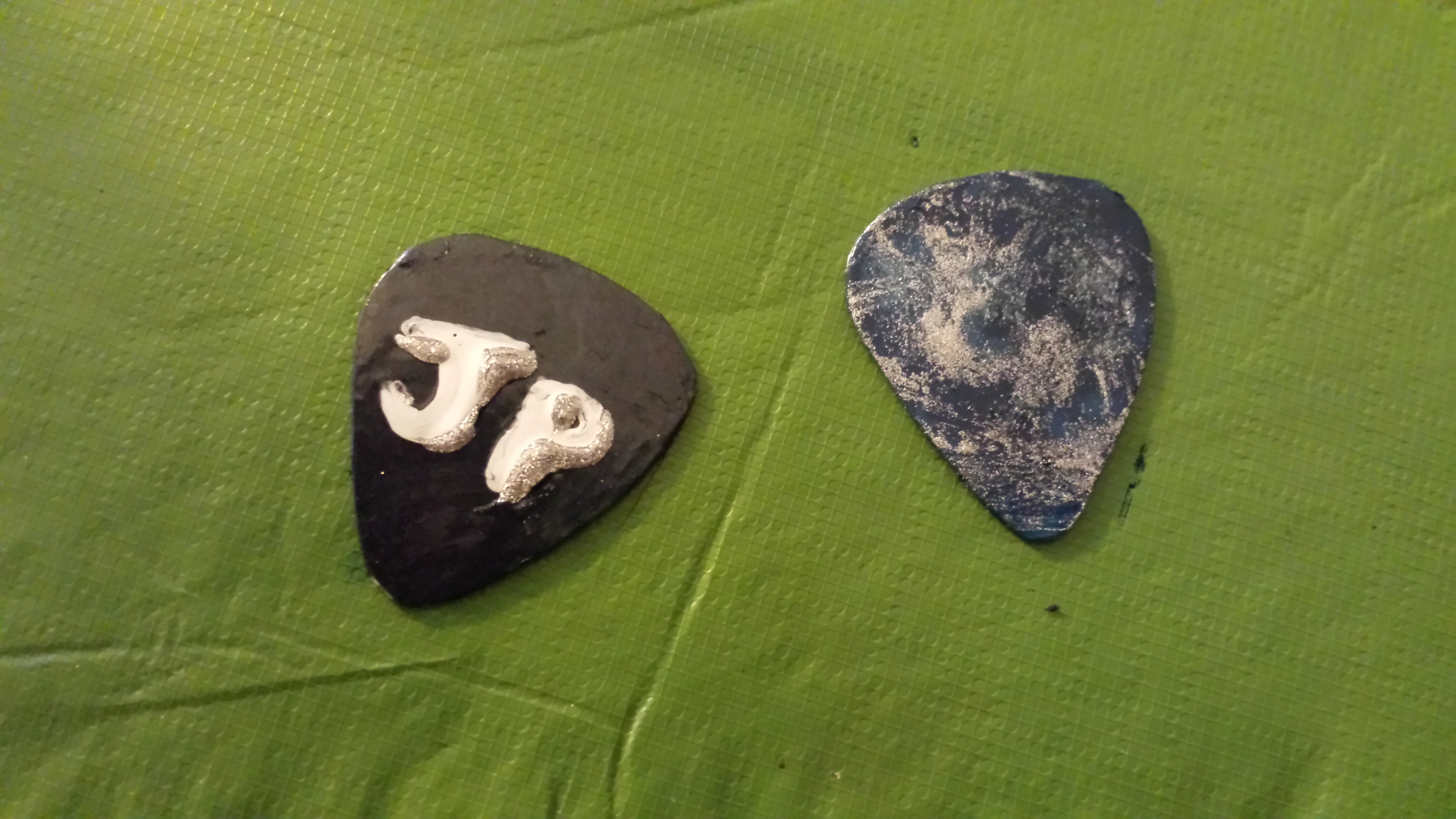 Cheap DIY Guitar Picks 4 Steps (with Pictures) Instructables