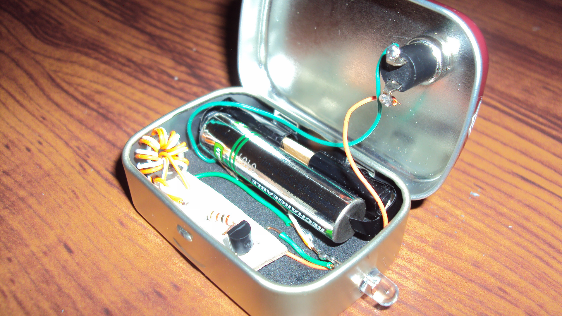 DIY ALTOIDS SMALLS JOULE THIEF FLASHLIGHT 7 Steps (with Pictures
