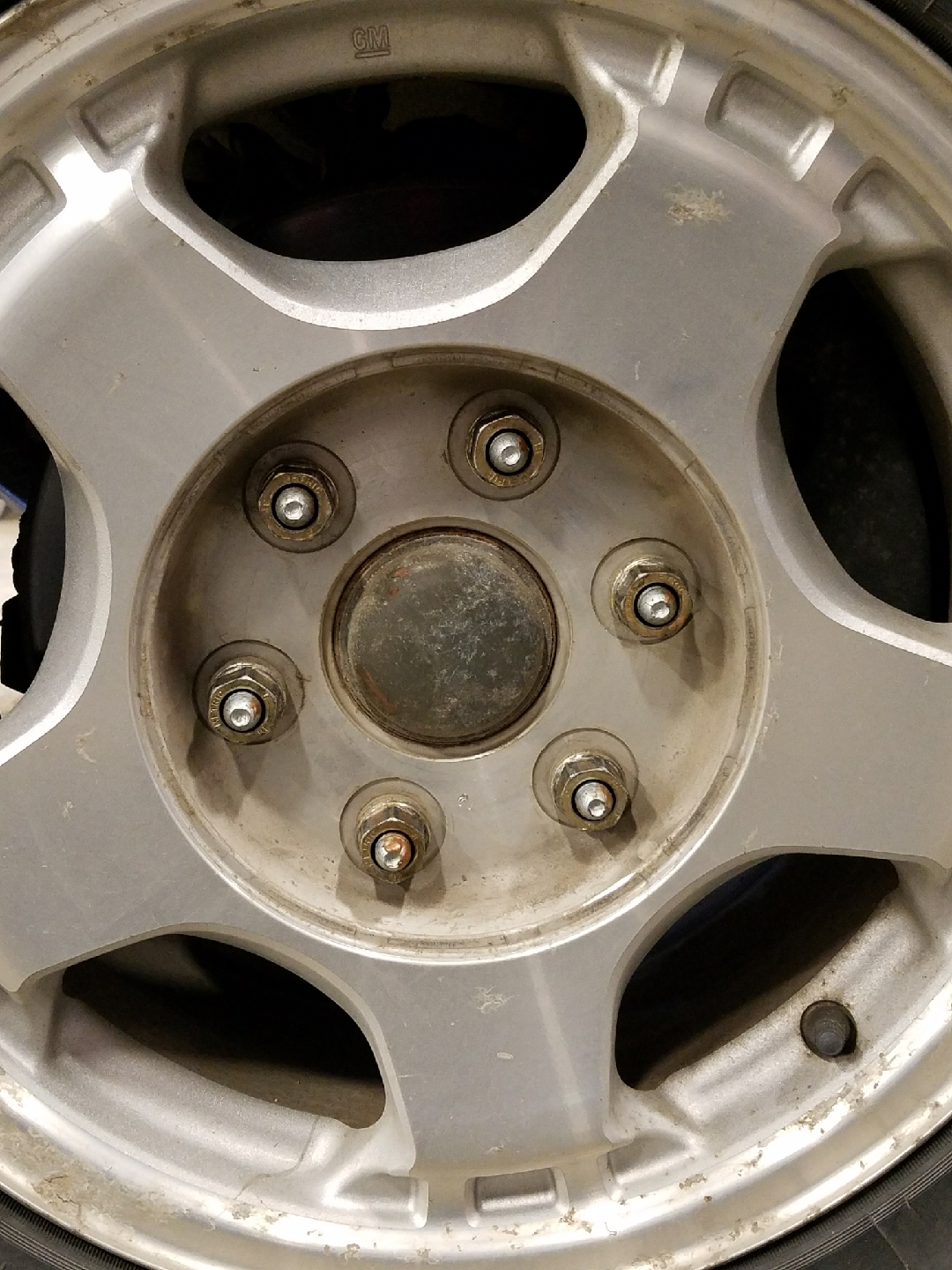 Changing a Tire. 5 Steps Instructables