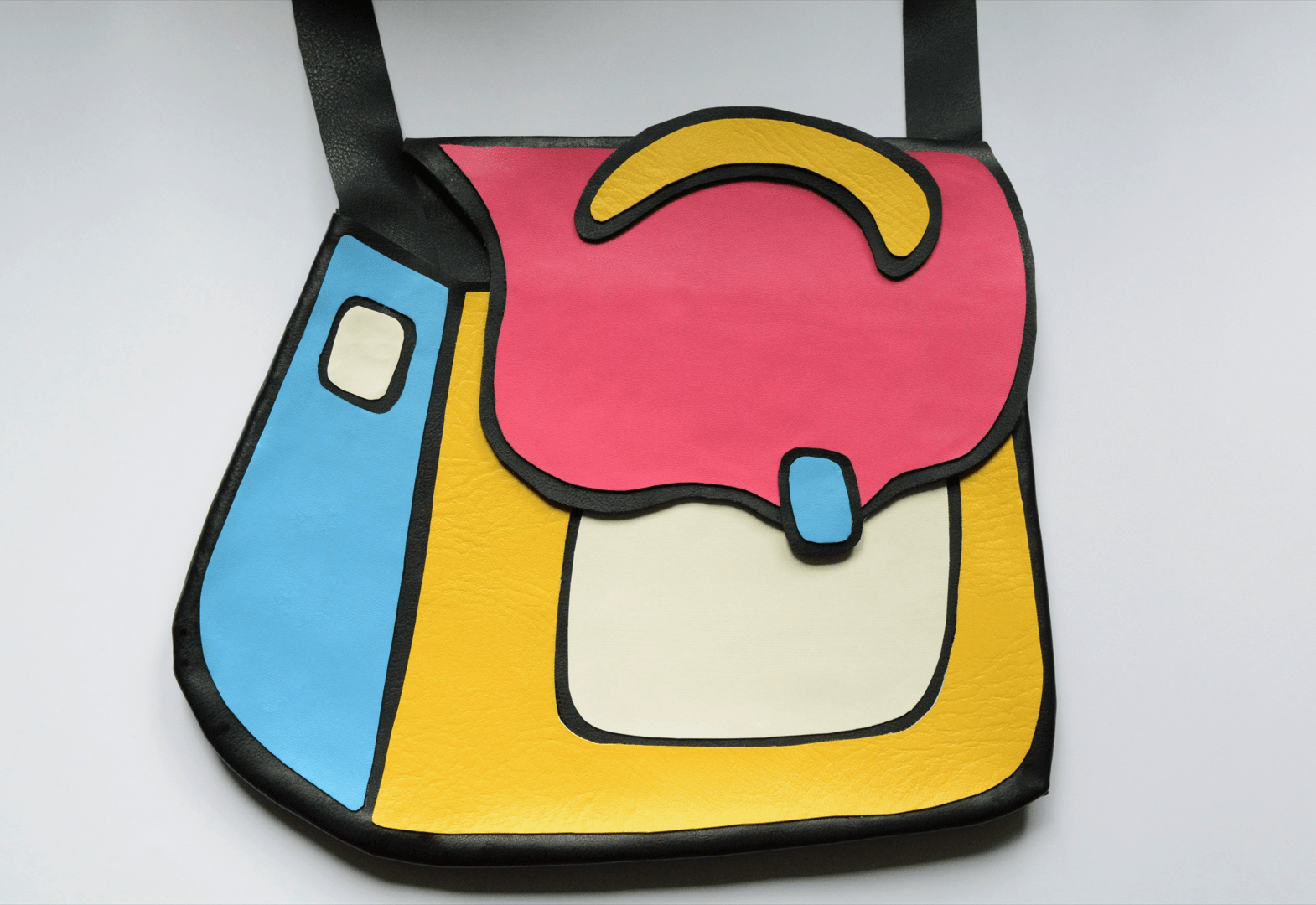 Faux Leather Cartoon Messenger Bag 7 Steps (with Pictures