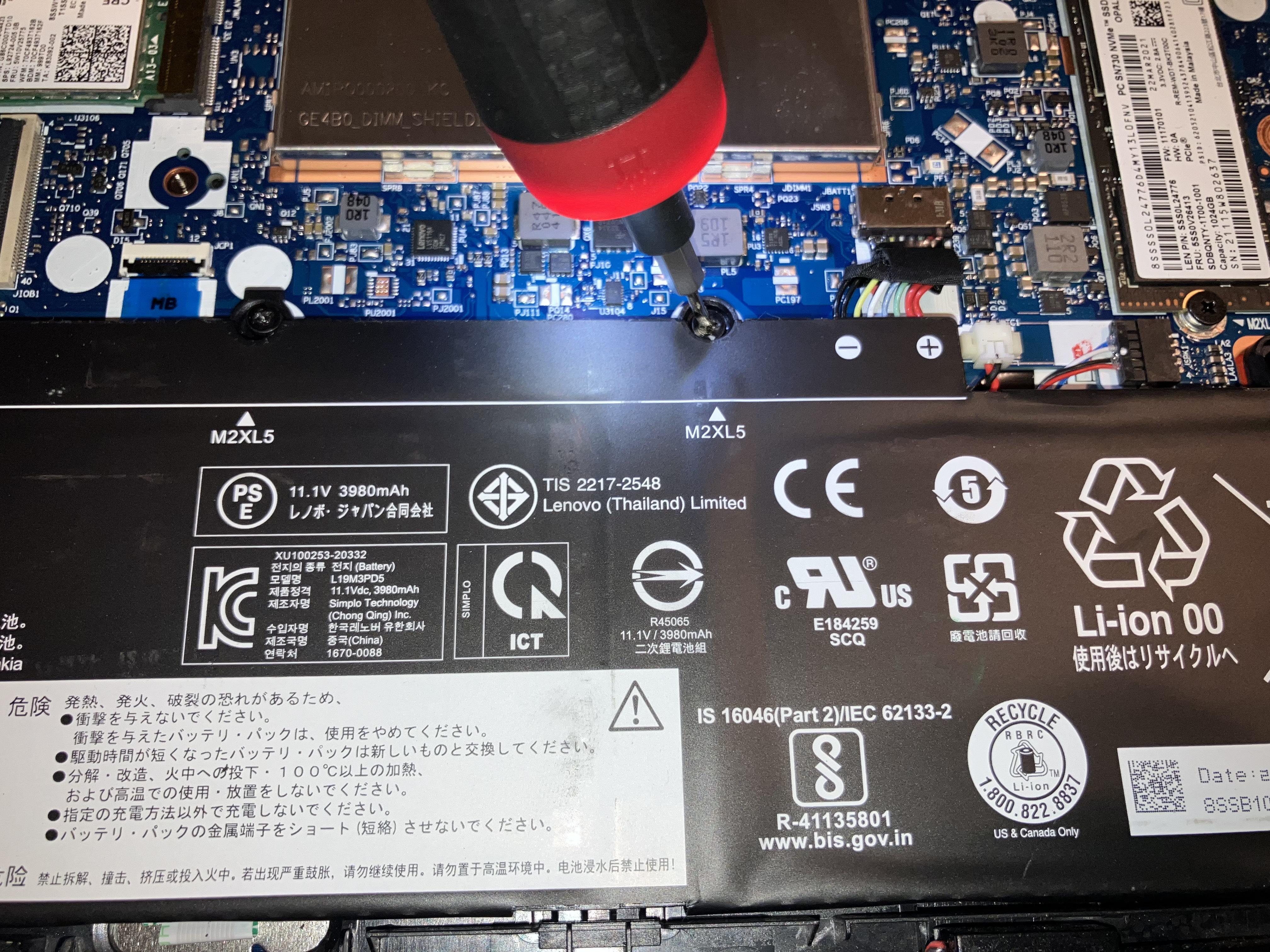 How to Drain Static Electricity From Your Lenovo ThinkPad 10 Steps
