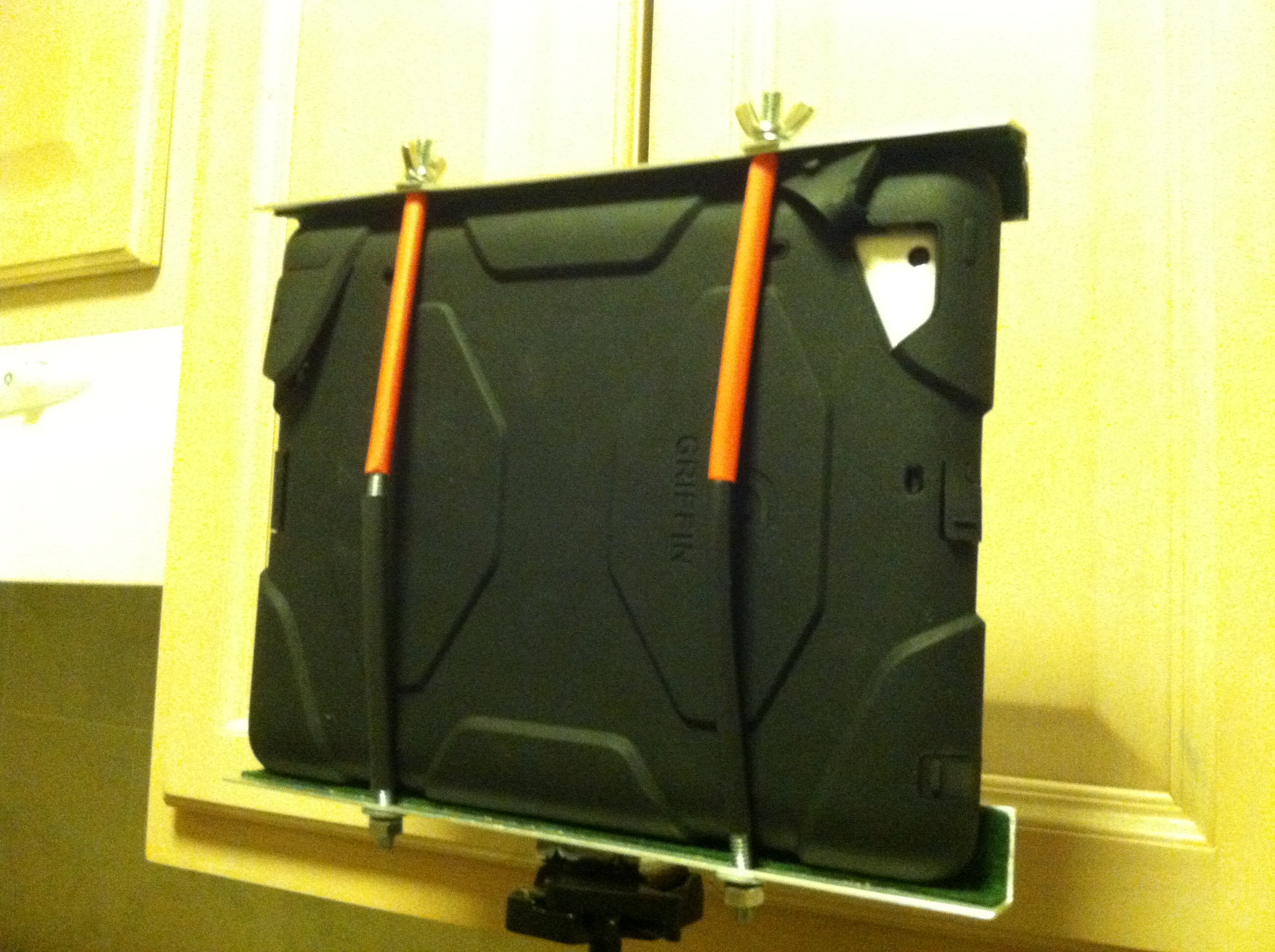 Lightweight IPad Tripod Mount Instructables