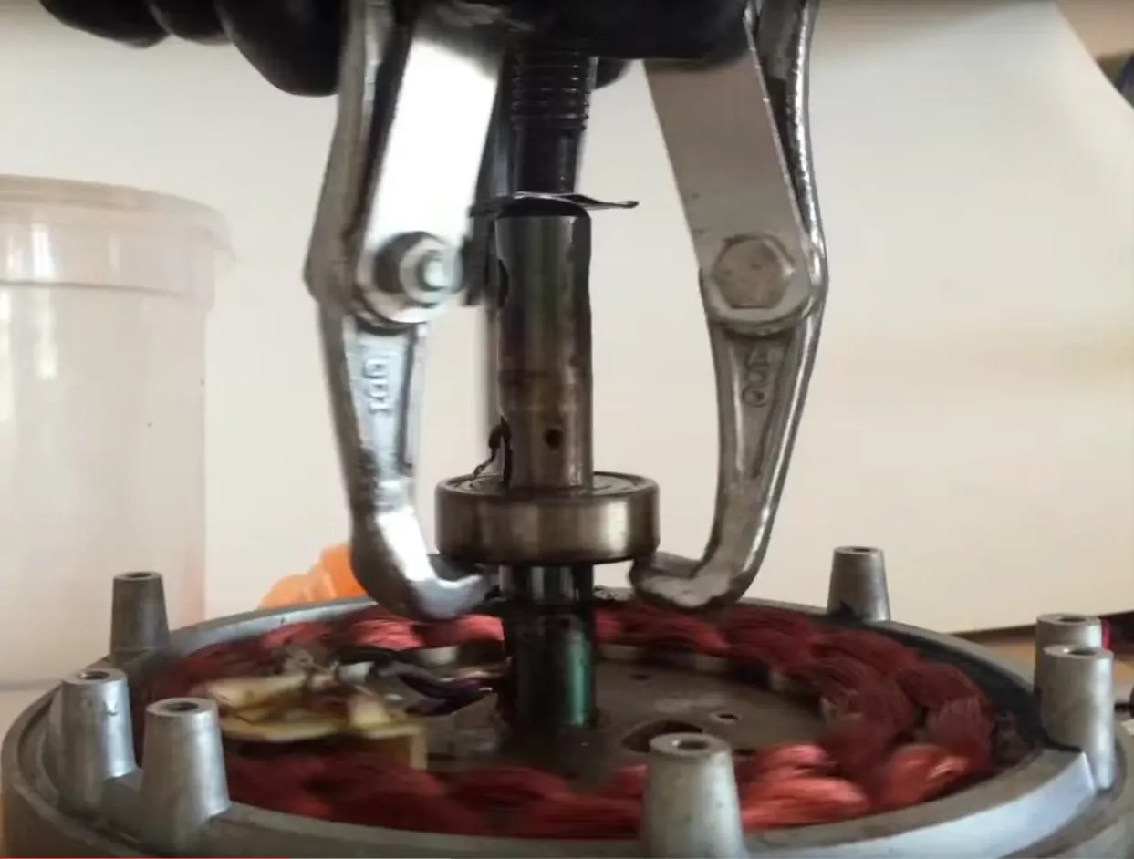 How to Repair Squeaky Ceiling Fan : 6 Steps (with Pictures) - Instructables