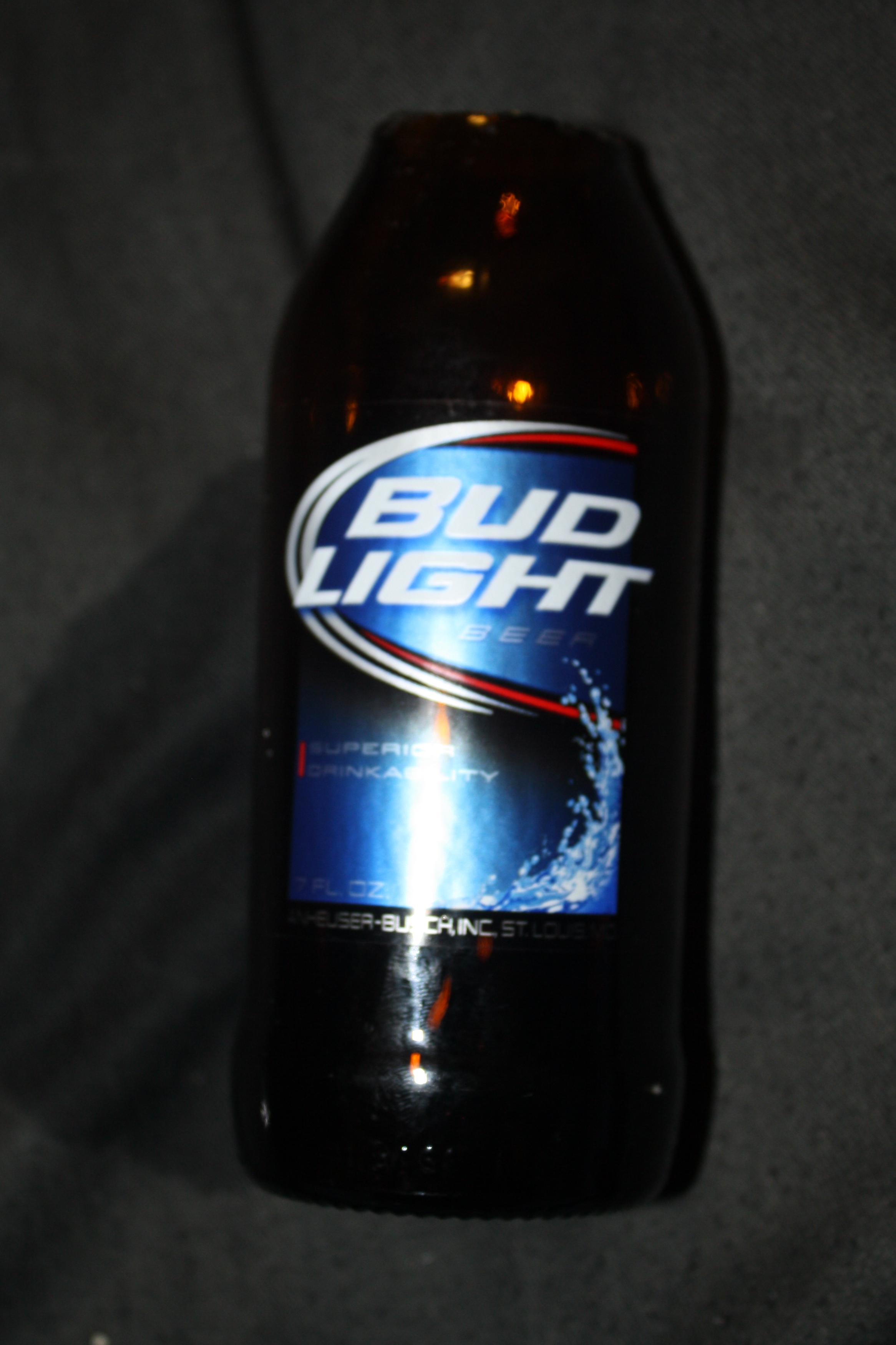 Glass Guitar Slide Using a Beer Bottle and a Rudimentary Tool. 5