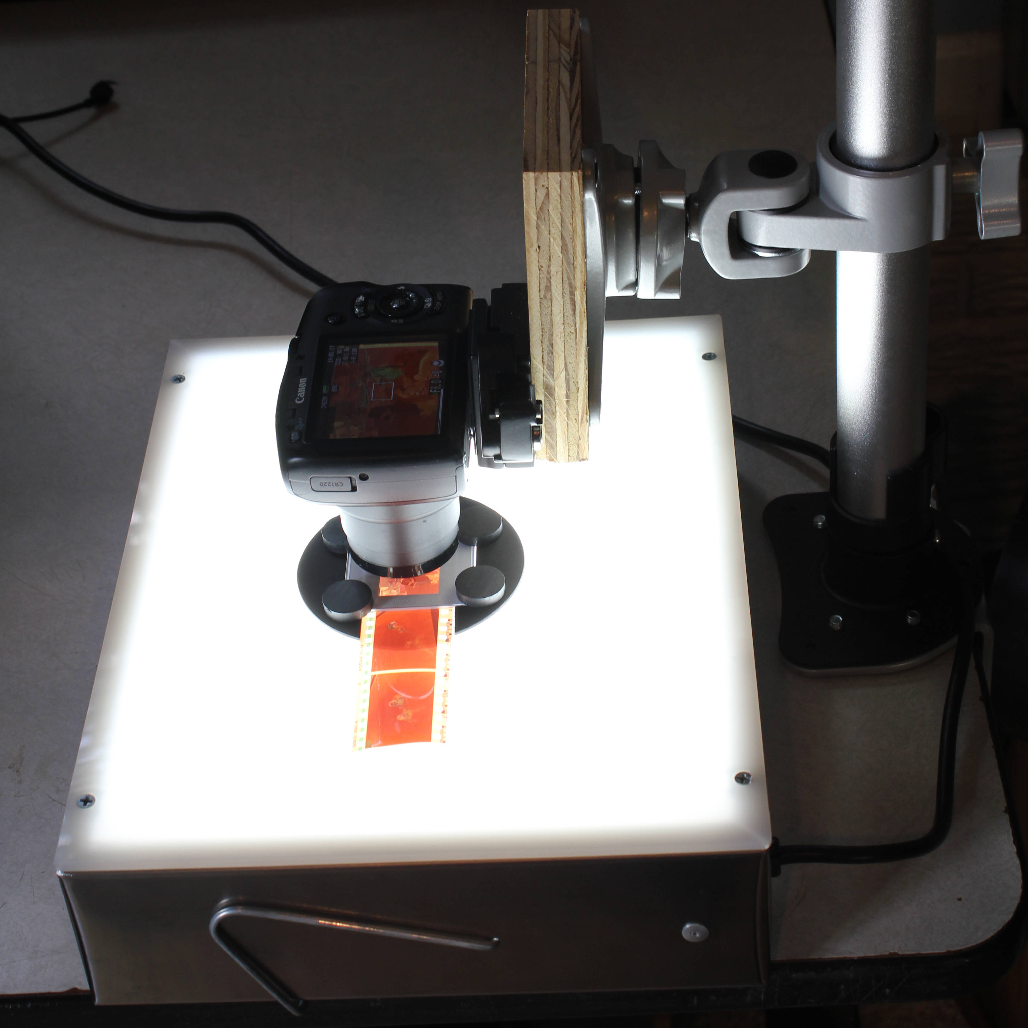 How to Convert Film Negatives With a Digital Camera/Smartphone 6 Steps Instructables