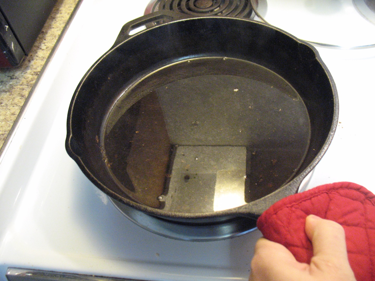 How to Clean a Hot Cast Iron Skillet 6 Steps Instructables