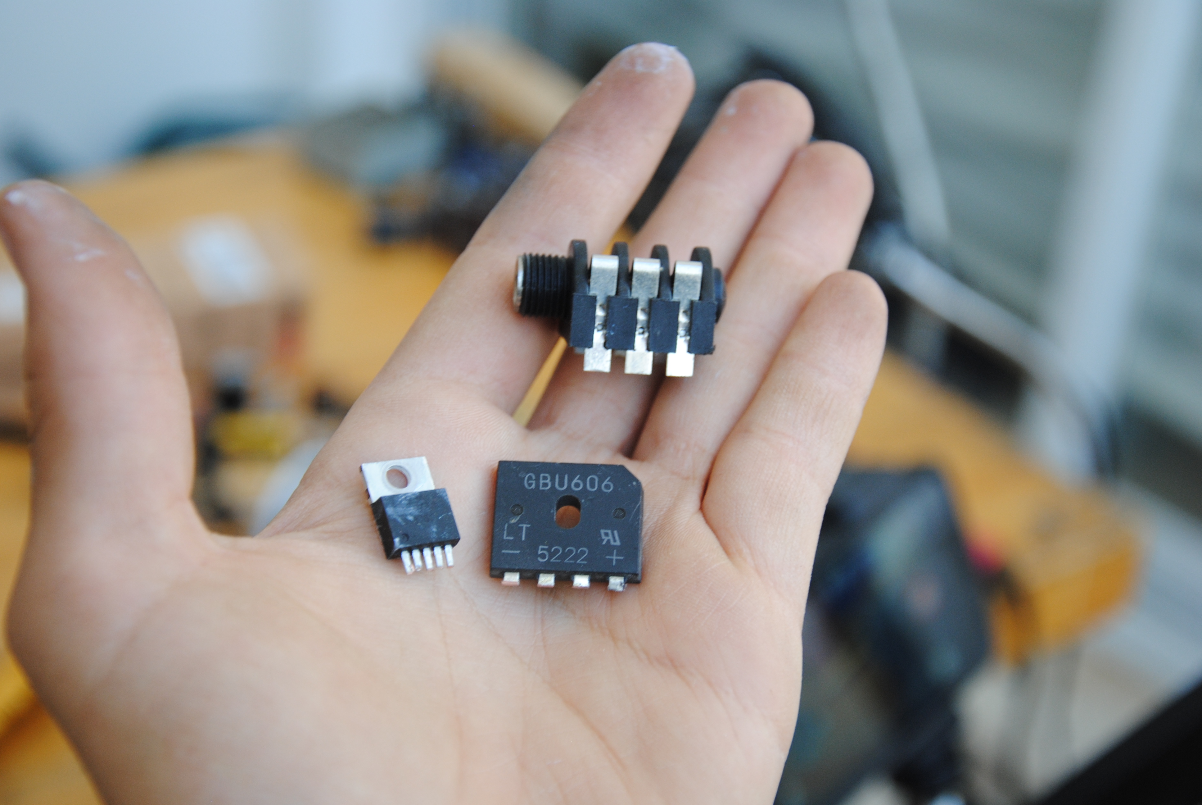 How to Desolder Electronic Components From Circuit Boards 7 Tips & Tricks Free Parts for