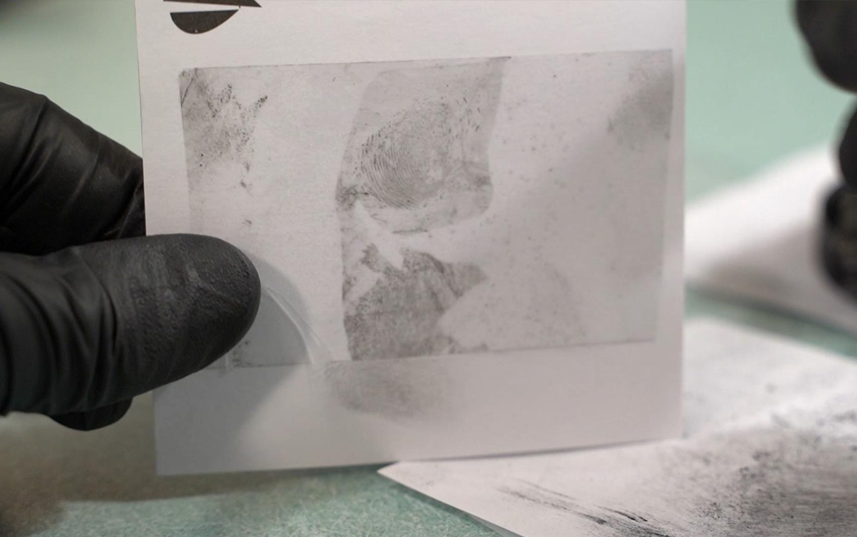 How to Lift Fingerprints: Cyanoacrylate (Super Glue) Fuming : 6 Steps