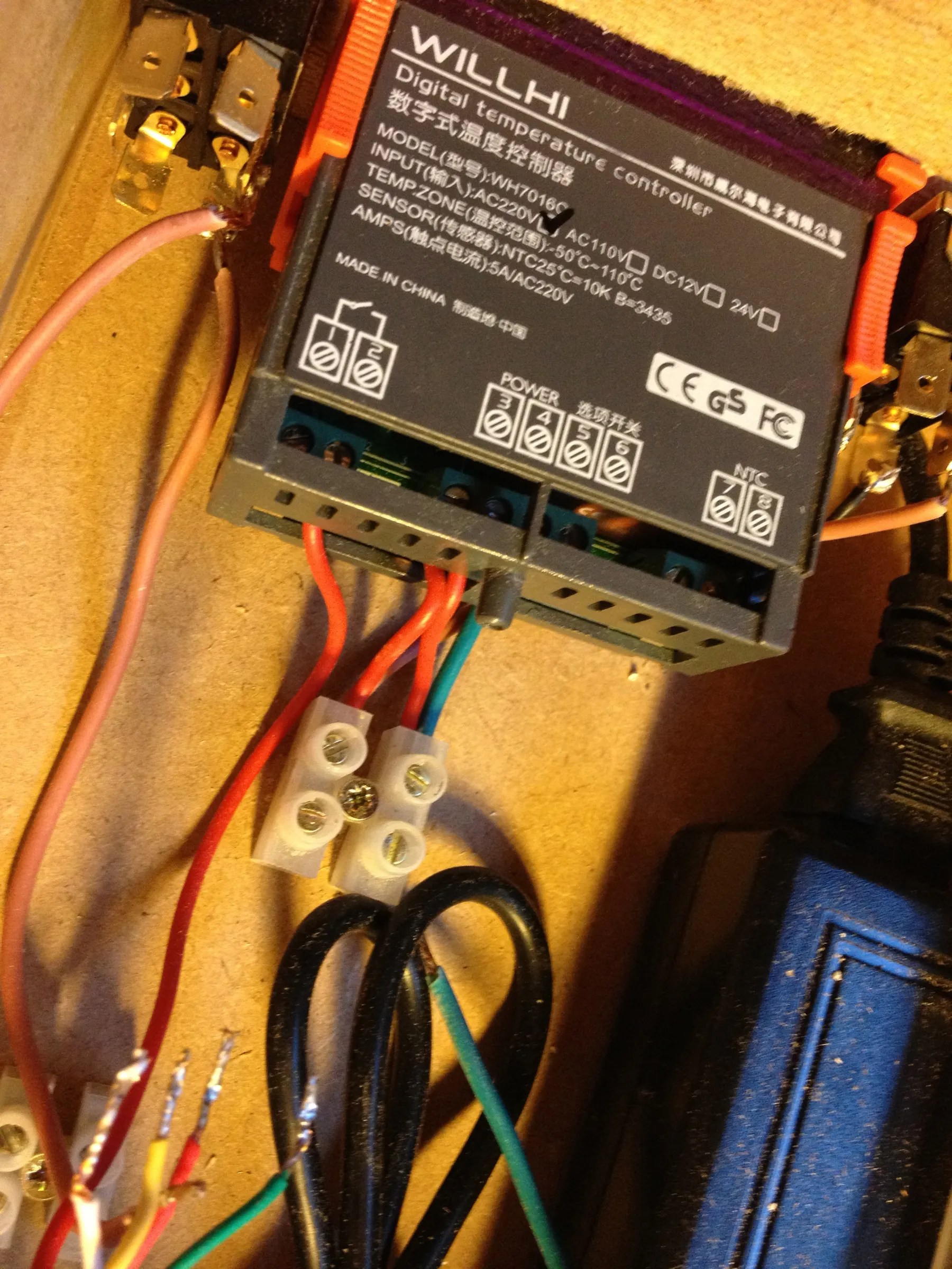 Small Incubator With Temperature Controller : 8 Steps - Instructables