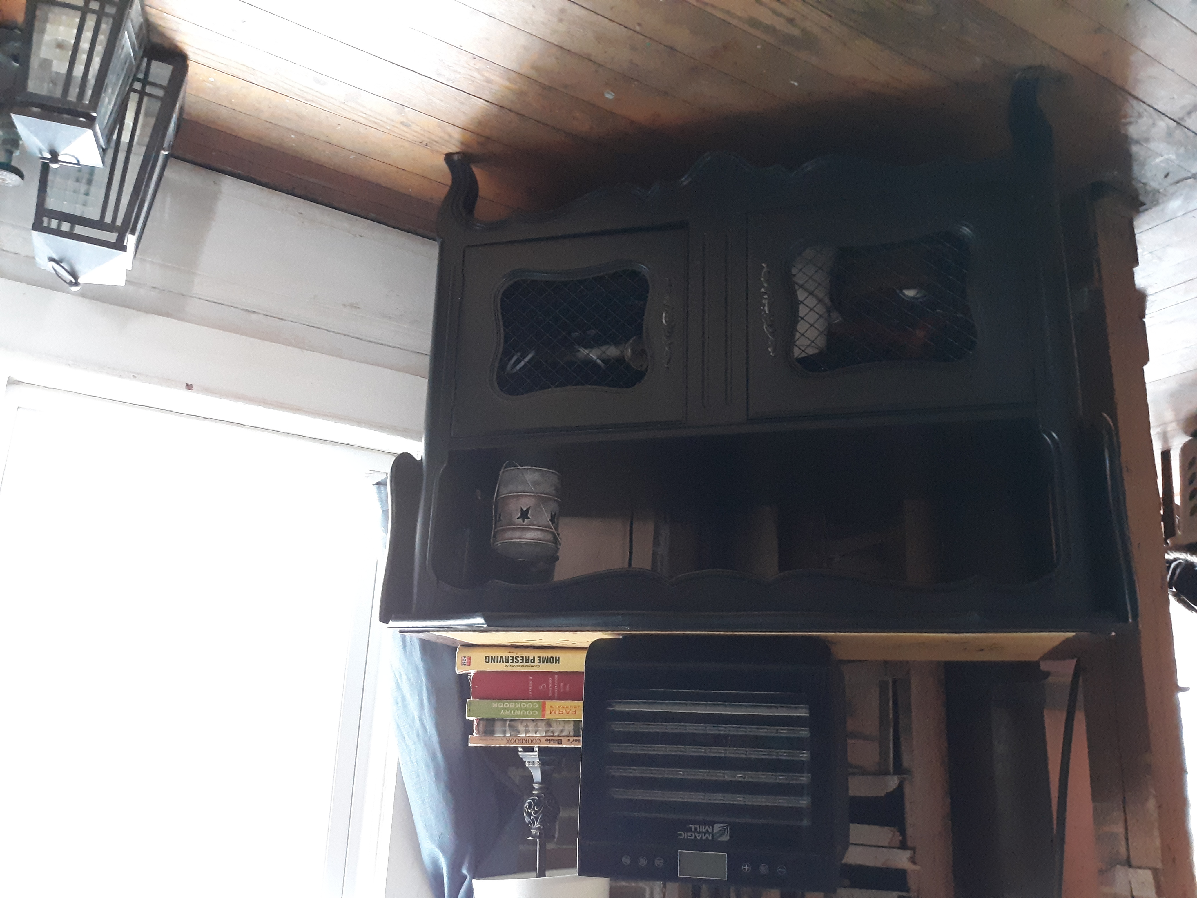 How to Recycle Old Into Farmhouse Kitchen 4 Steps