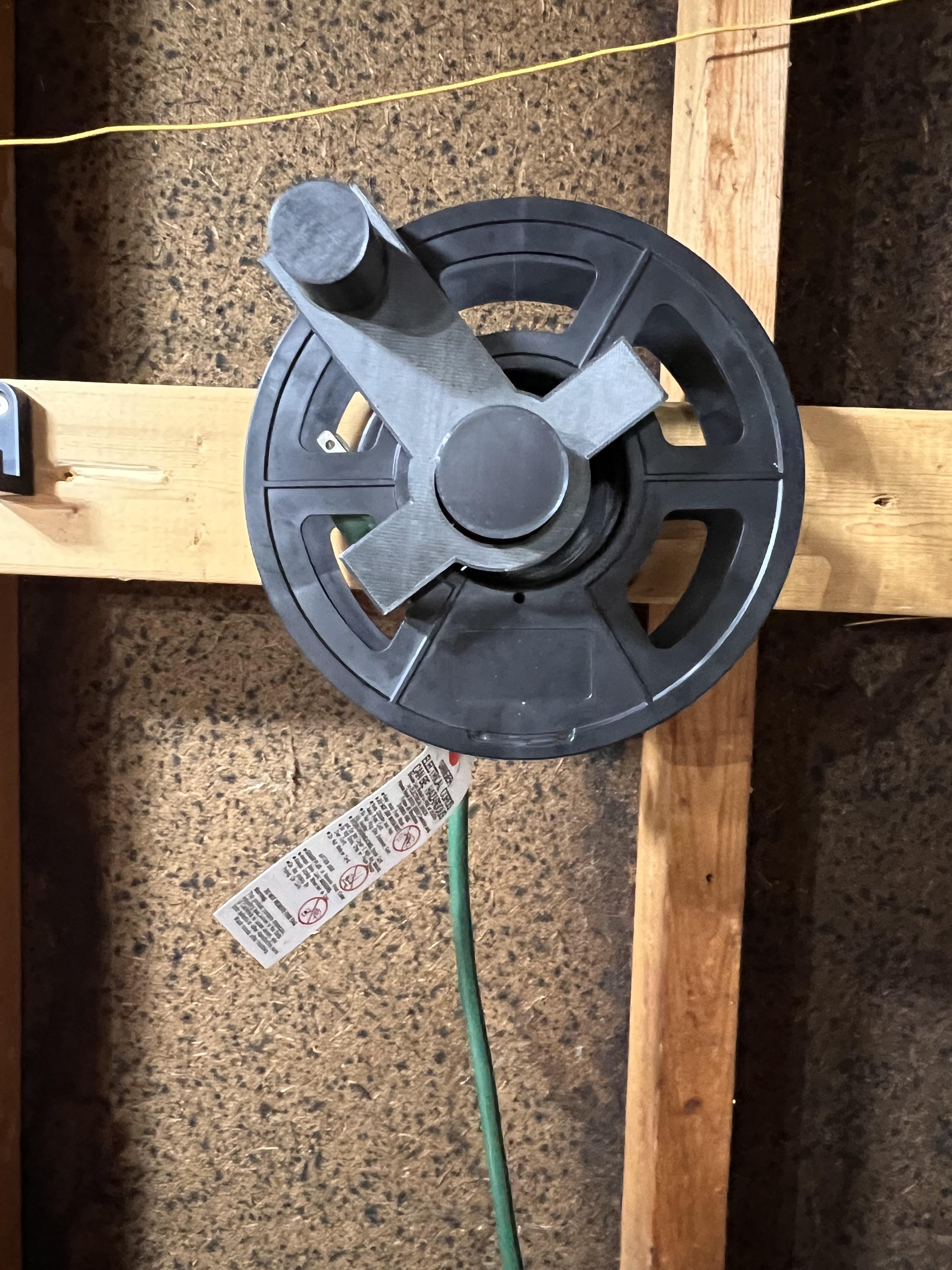 Extension Cord Rolling and Storage System Using Old Filament Spools 6 Steps (with Pictures