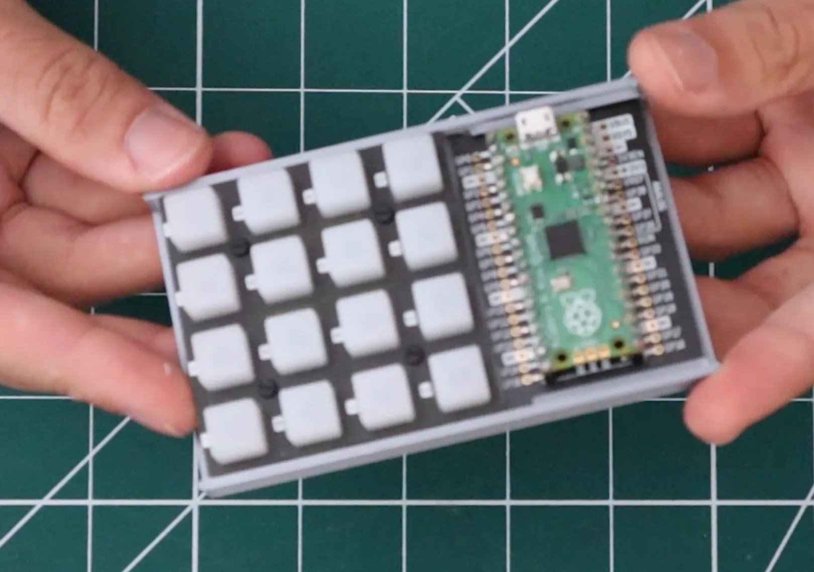 Raspberry Pi Pico Macropad / Keypad 4 Steps Instructables