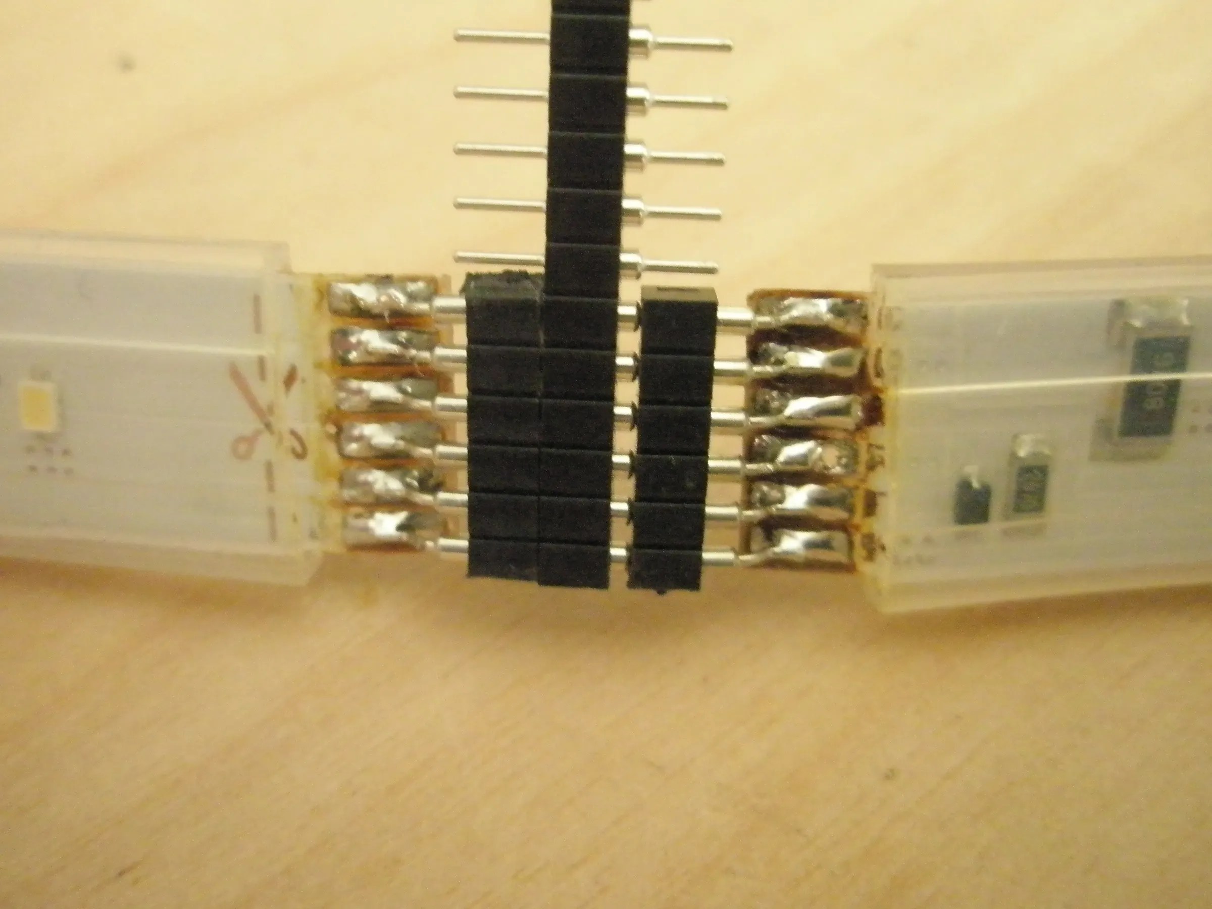 Split and Extend the Philips Hue Lightstrip : 8 Steps (with Pictures