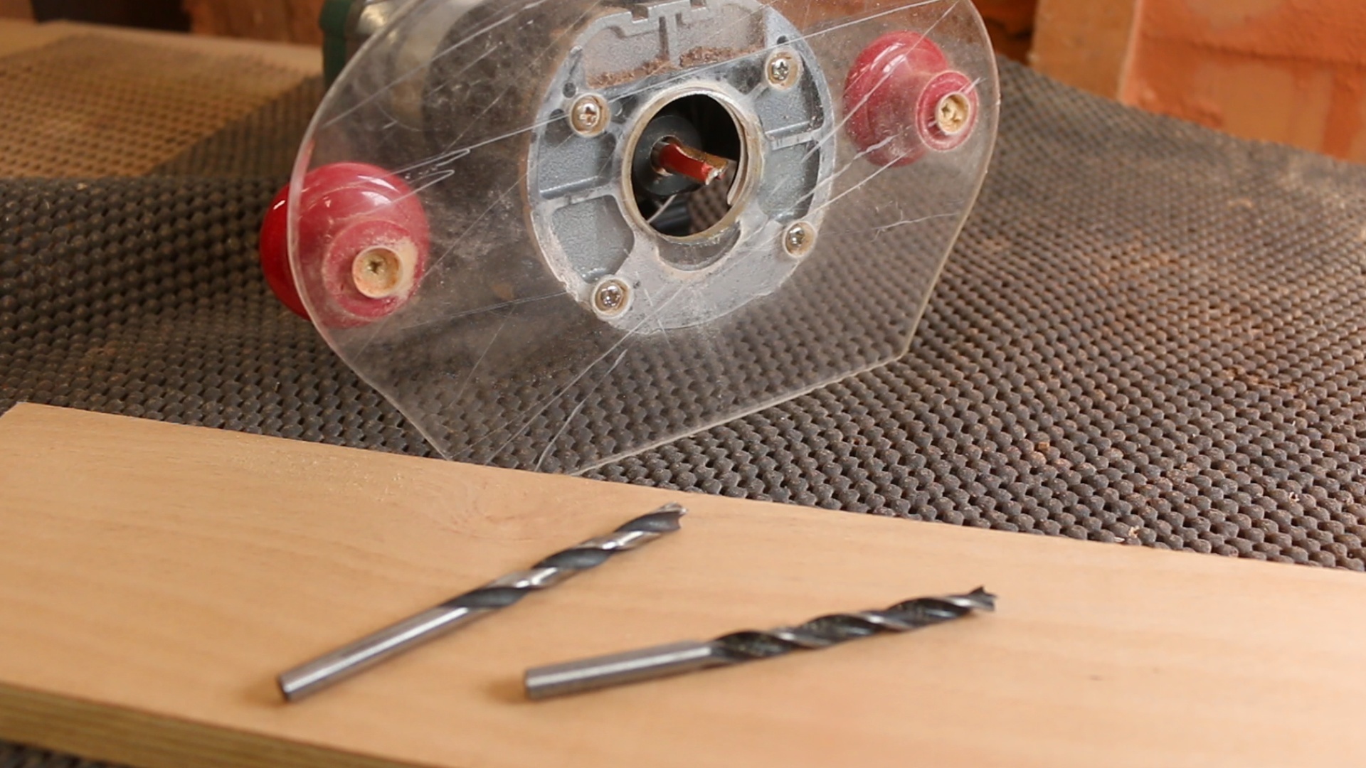 Can I Use Drill Bits In A Router? The Habit of Woodworking