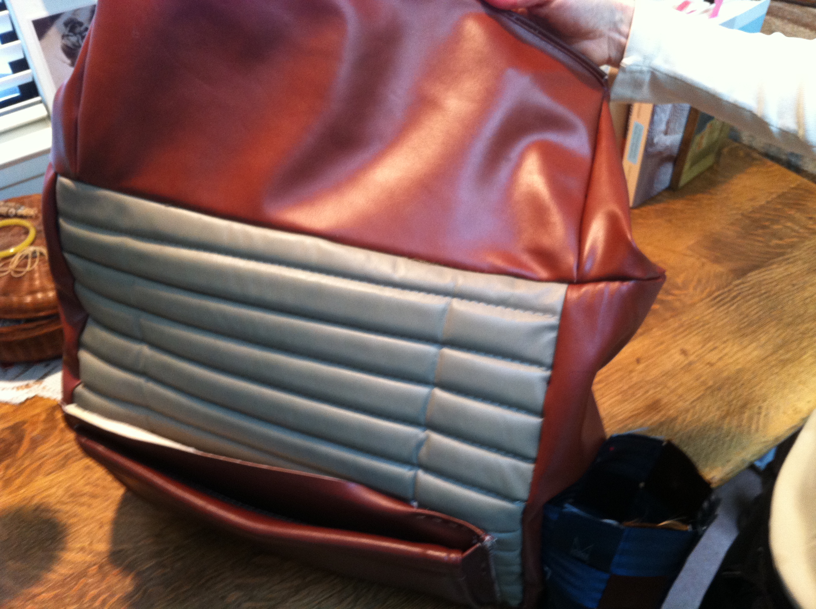 How to Sew a Leather Bag Out of Old Auto Upholstery 3 Steps