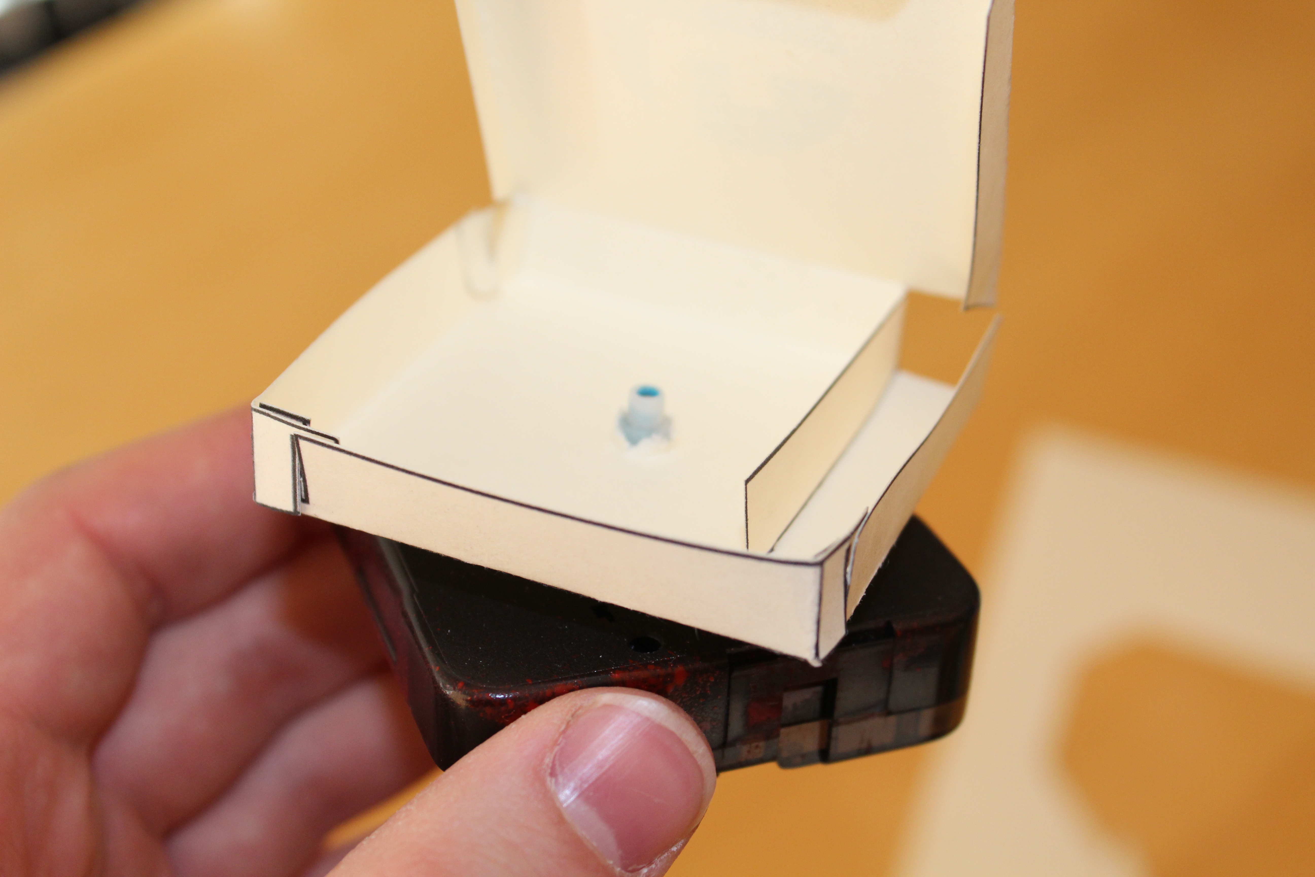 FinFeeder Paper Automatic Fish Feeder 5 Steps (with Pictures