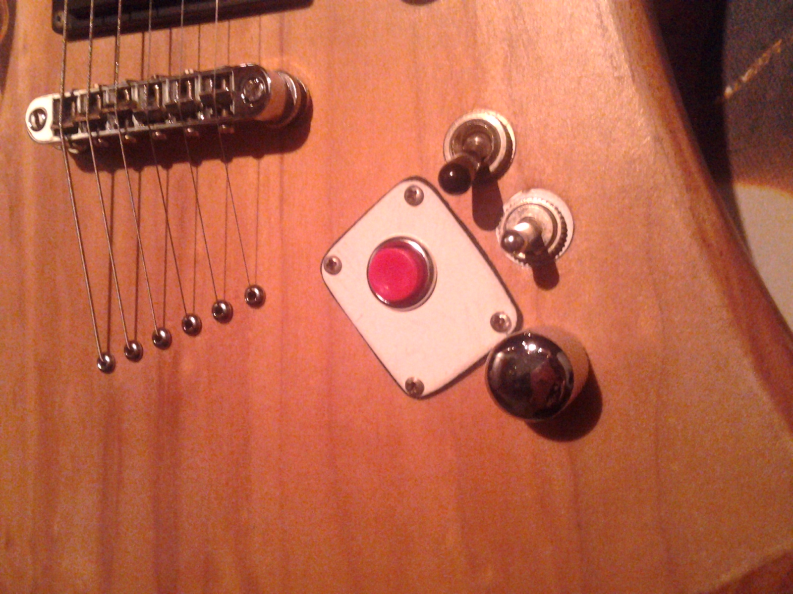 Installing a Killswitch Into a Guitar 8 Steps (with Pictures