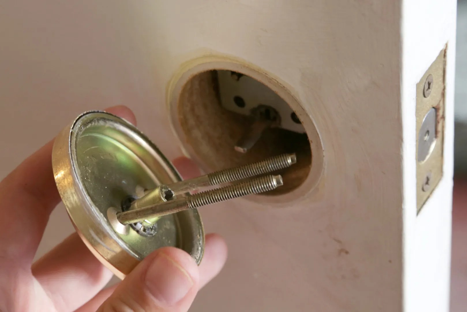 How to Change a Lock : 6 Steps (with Pictures) - Instructables