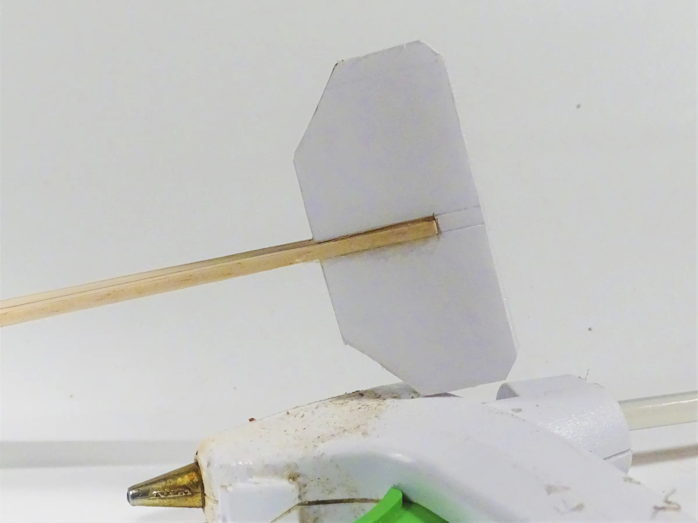 Slingshot Airplane Glider 9 Steps (with Pictures) Instructables