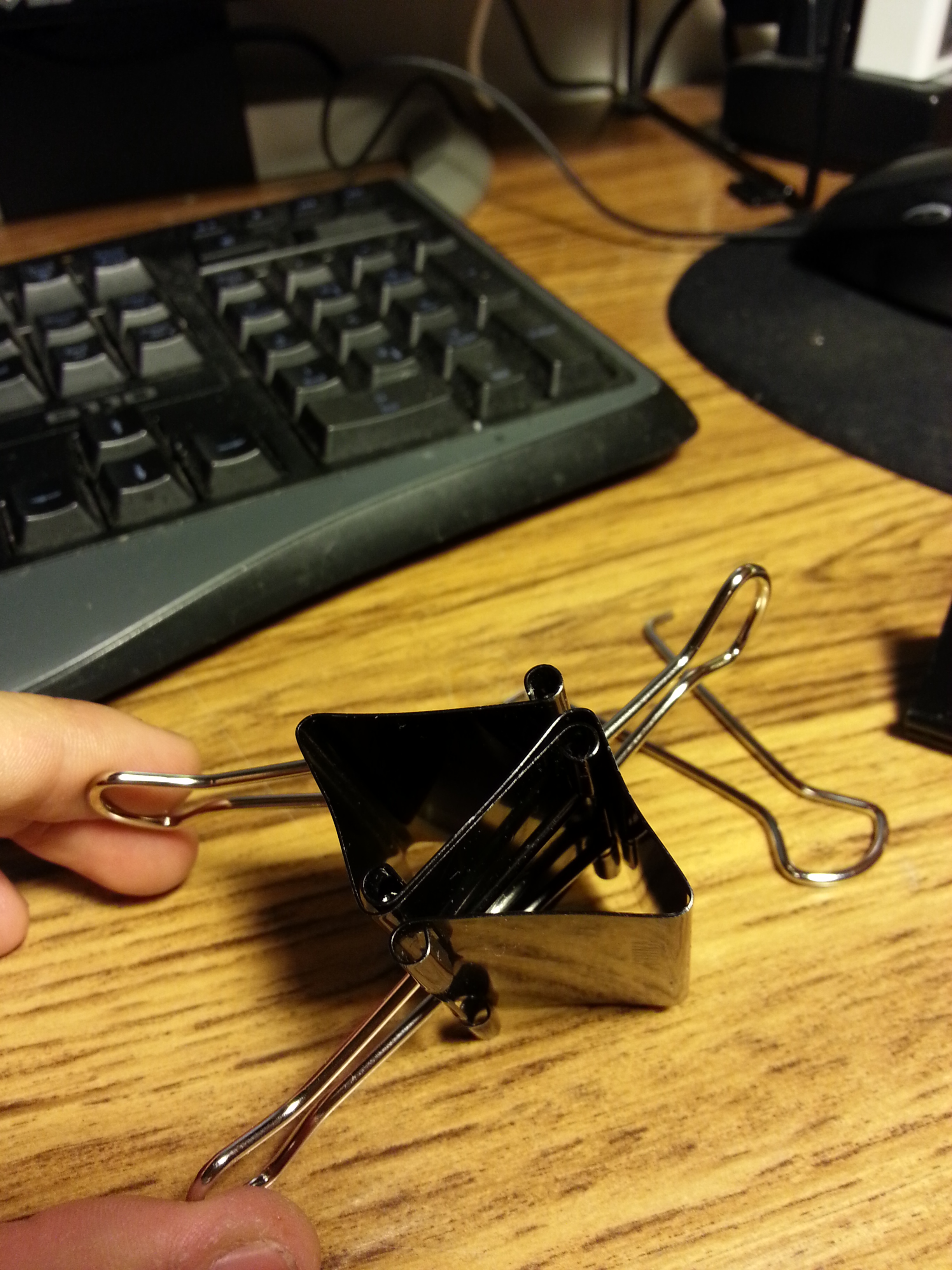 Binder Clip Phone Stand (w/Charger) 7 Steps Instructables