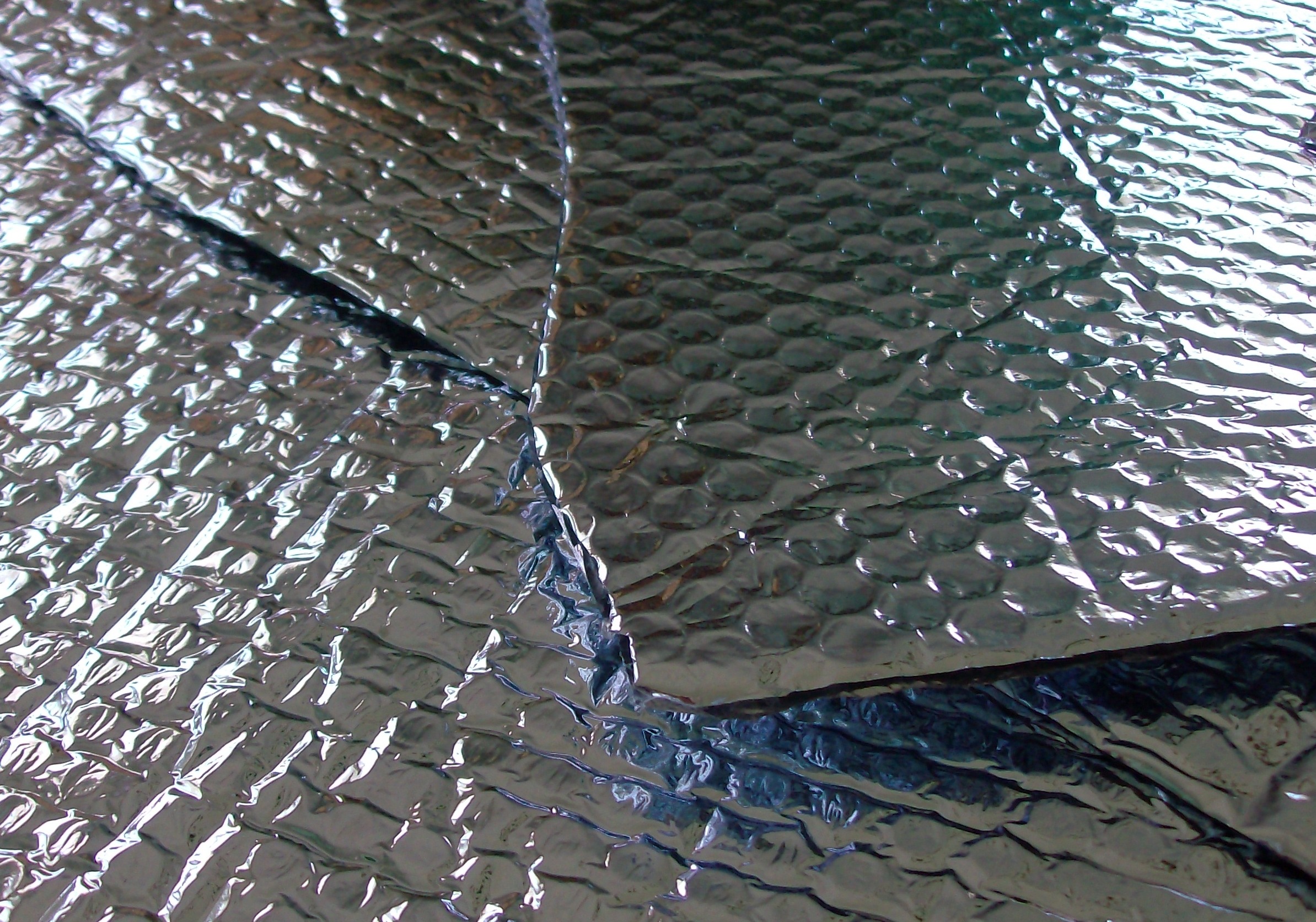 How to Upcycle a Crate Using Silver Bubble Wrap 6 Steps (with