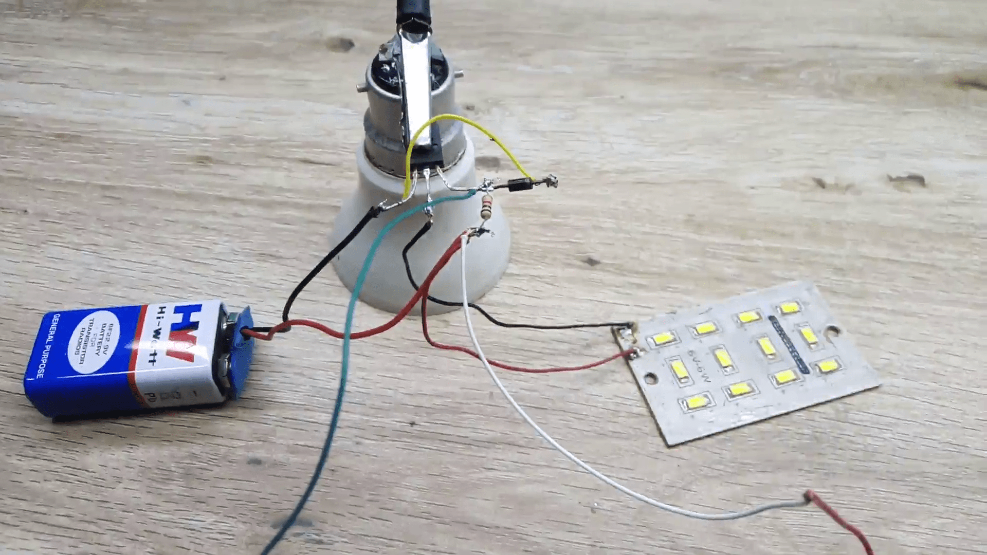 HOW TO MAKE a AUTOMATIC EMERGENCY LIGHT CIRCUIT USING D882 TRANSISTOR