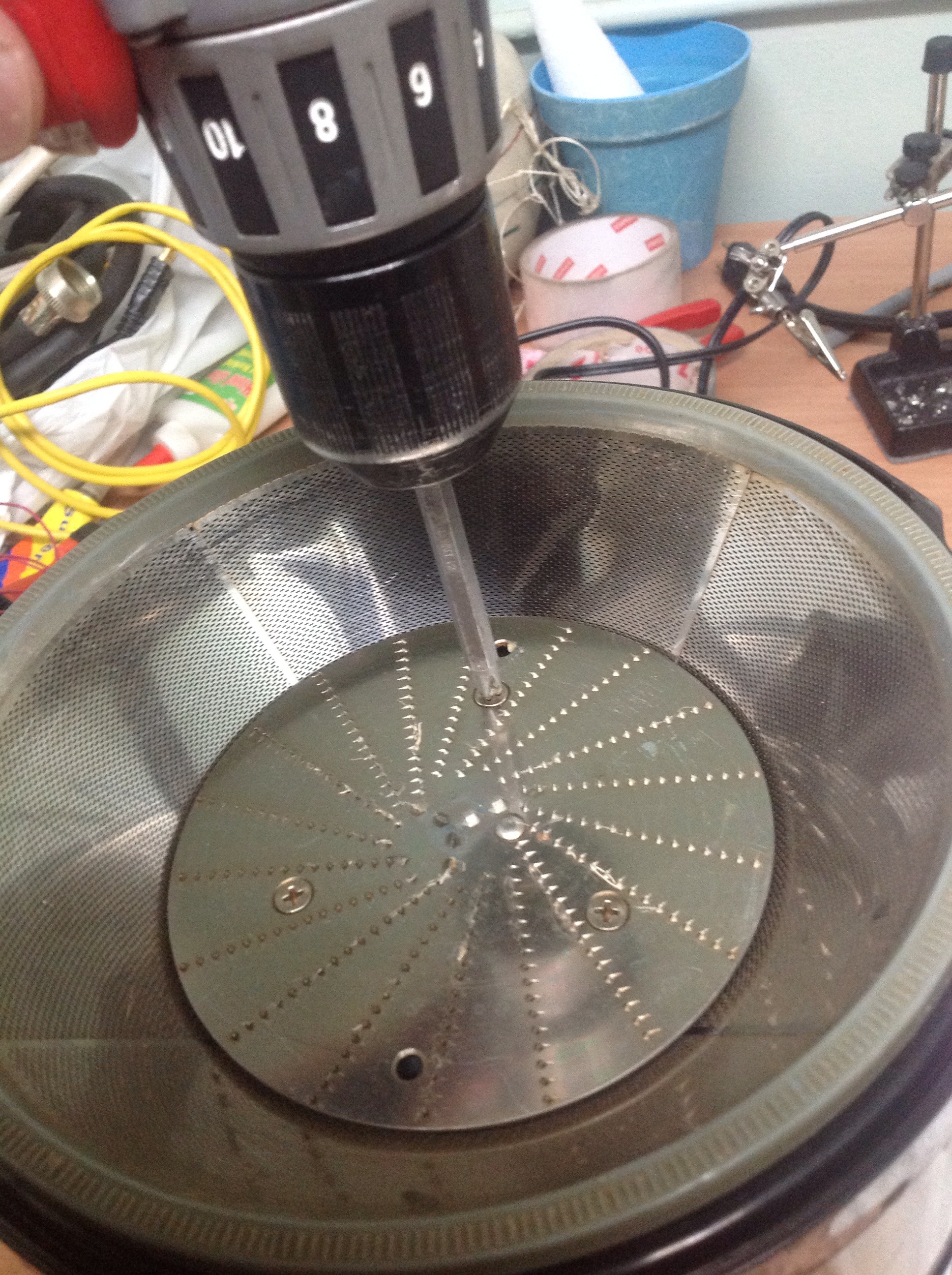 How to Clean a Juicer With No Instructions 4 Steps Instructables