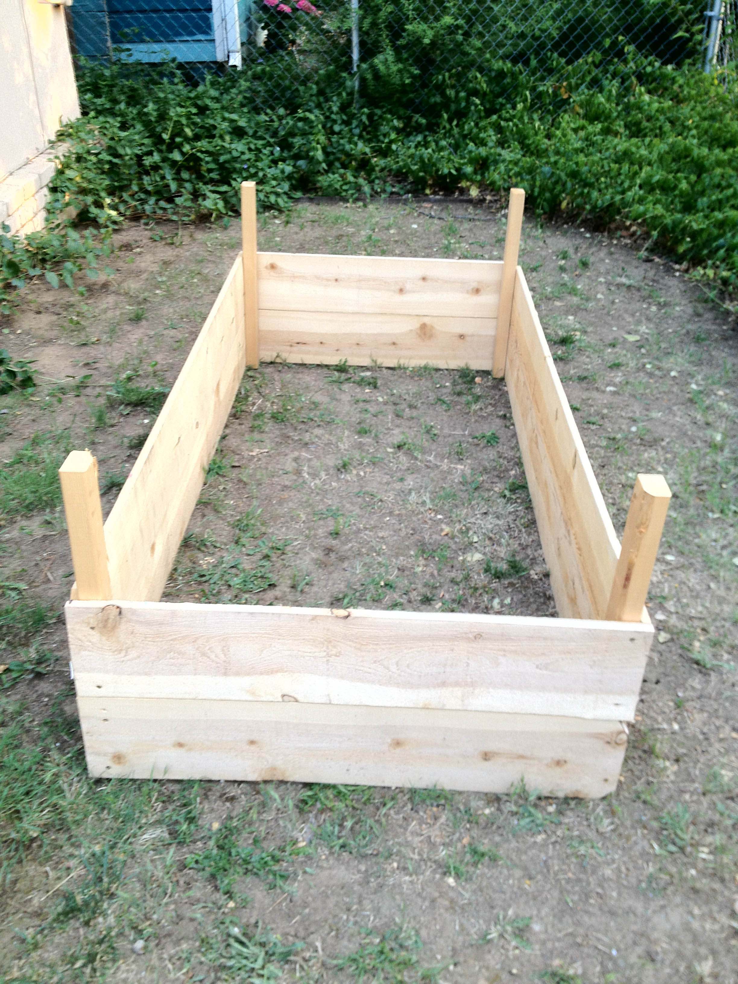 Backyard Garden Boxes on the Cheap! 5 Steps (with Pictures