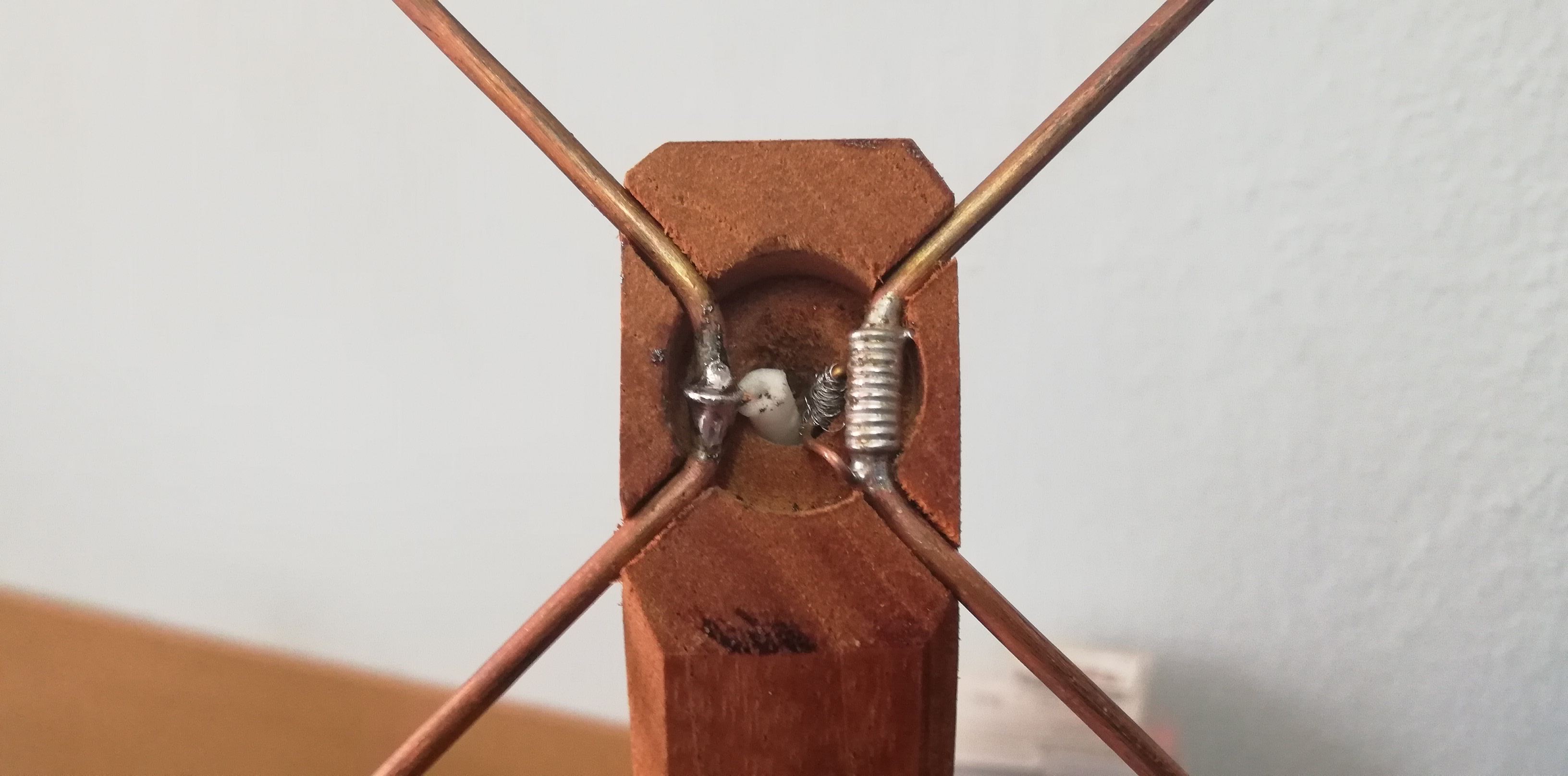 BIQUAD Indoor Antenna, Made of Copper and Wood for Reception of HDTV