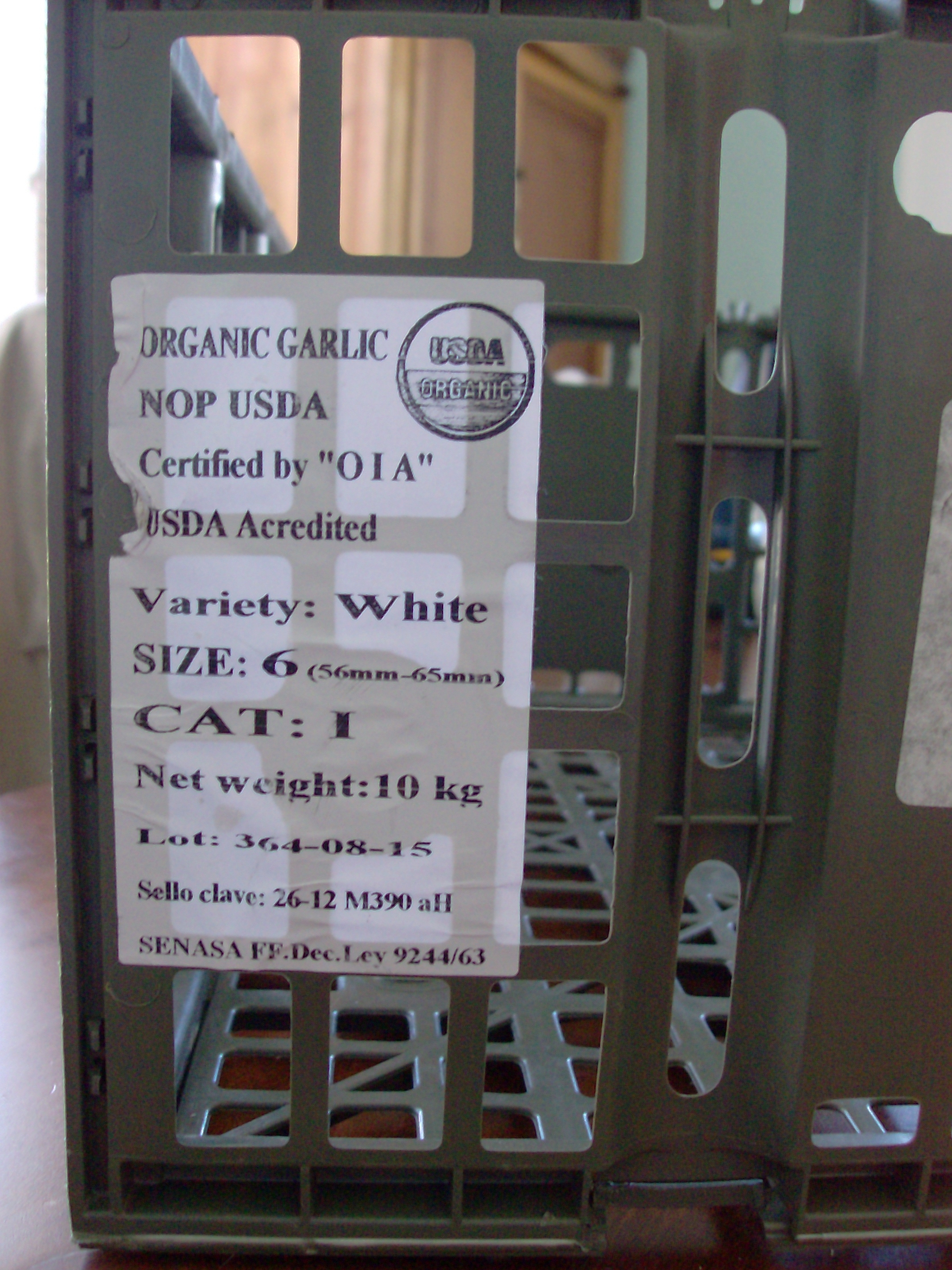 How to Upcycle a Crate Using Silver Bubble Wrap 6 Steps (with