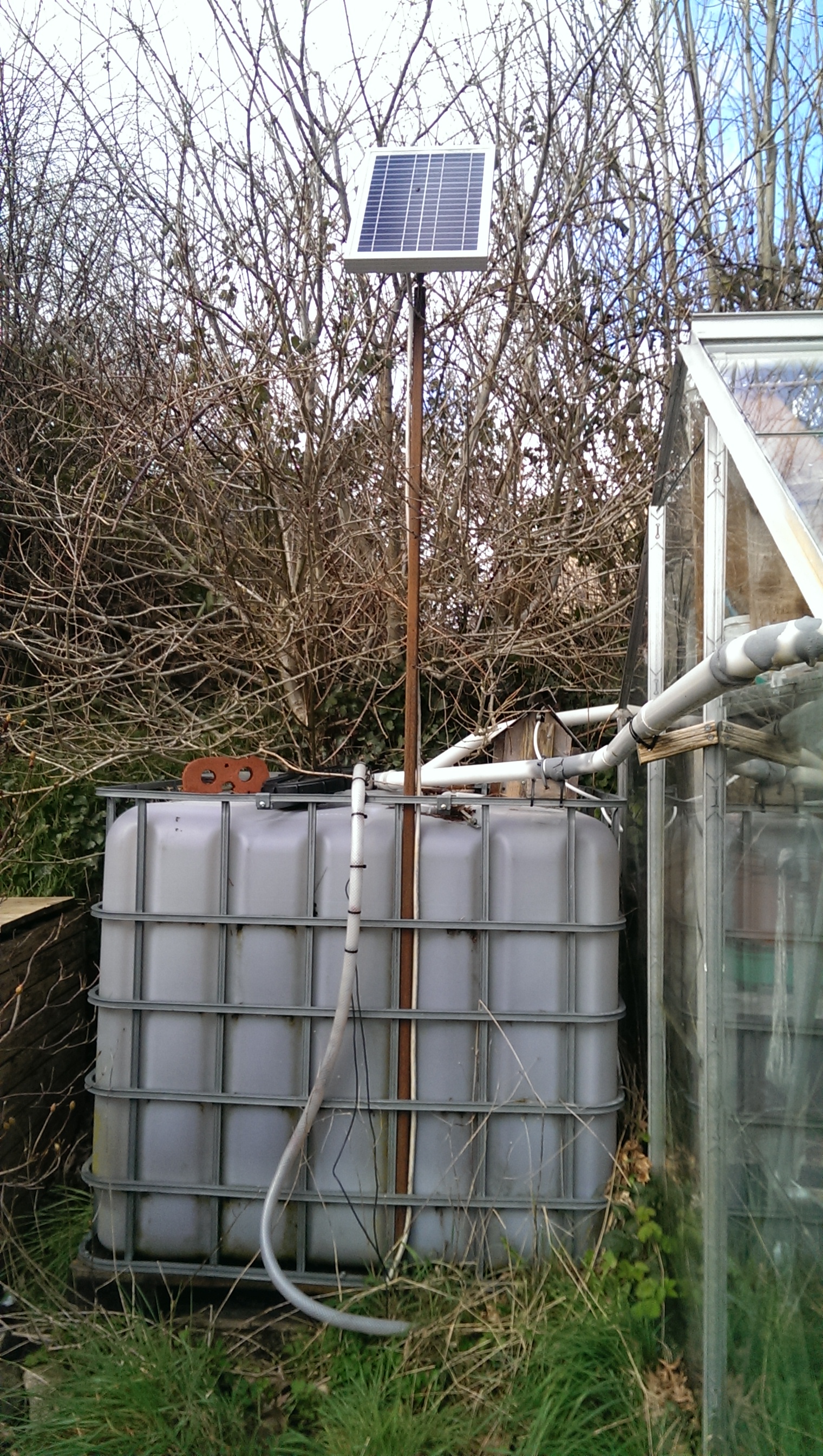 Automatic Solar Powered Greenhouse Watering System 4 Steps (with