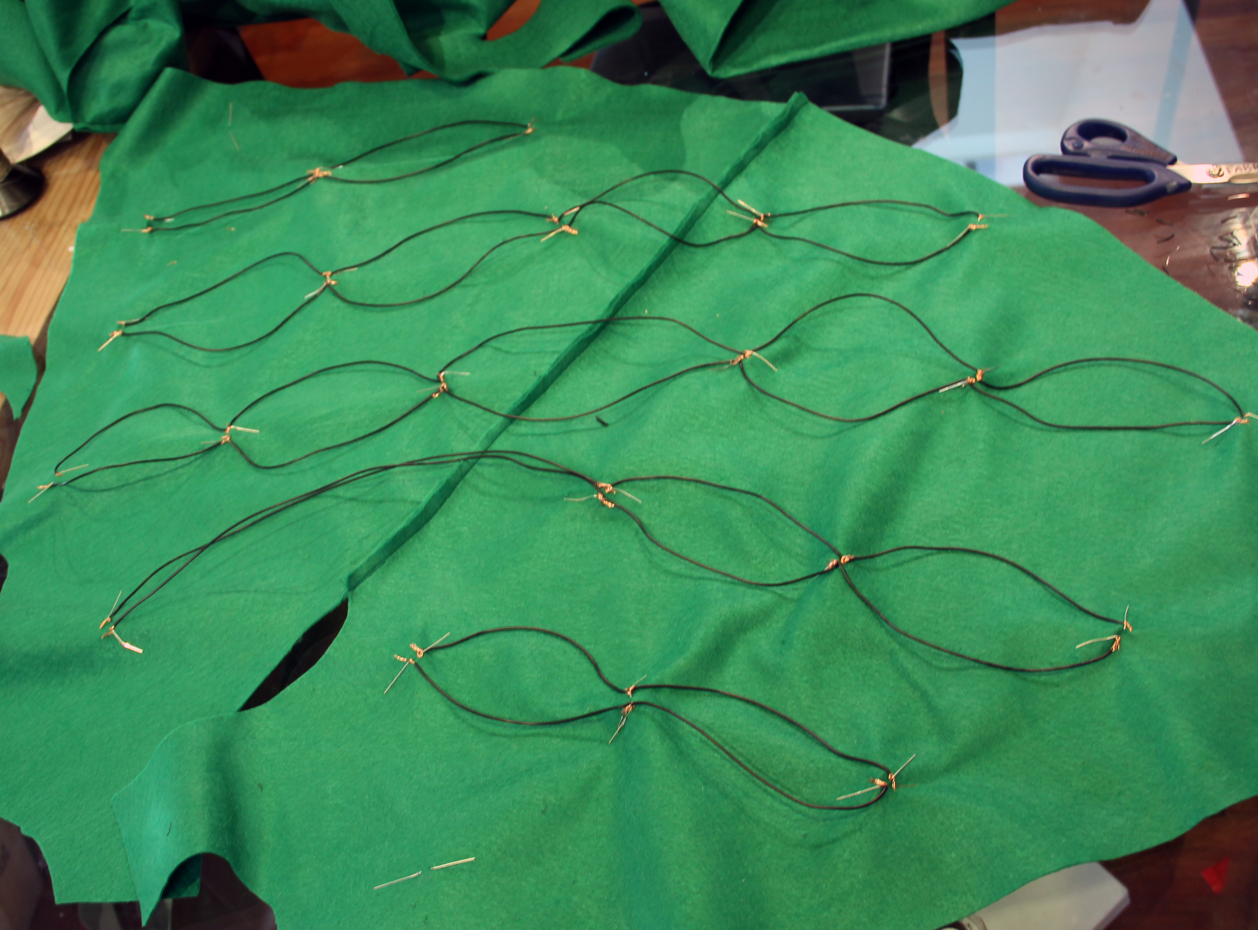 Light Up Christmas Tree Costume 4 Steps (with Pictures) Instructables