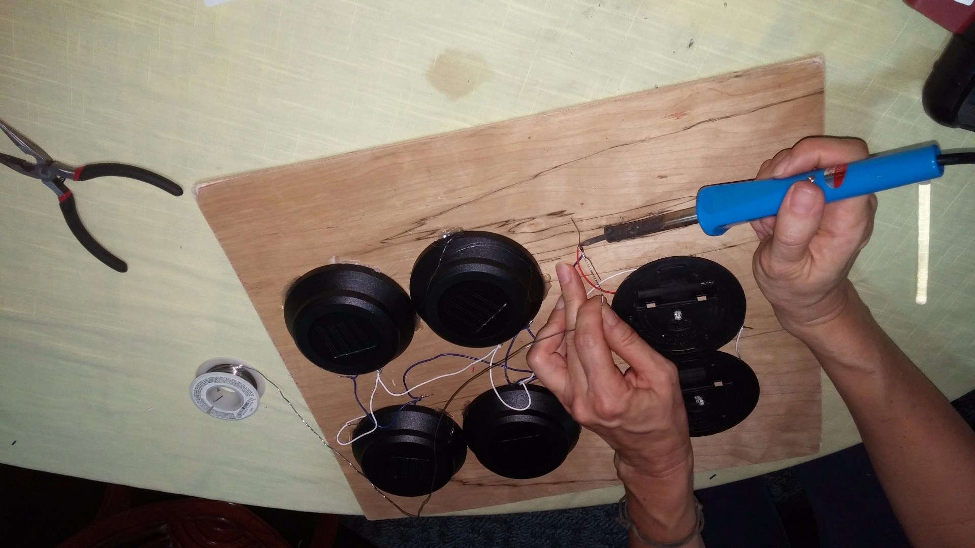 Solar Battery Charger 11 Steps Instructables